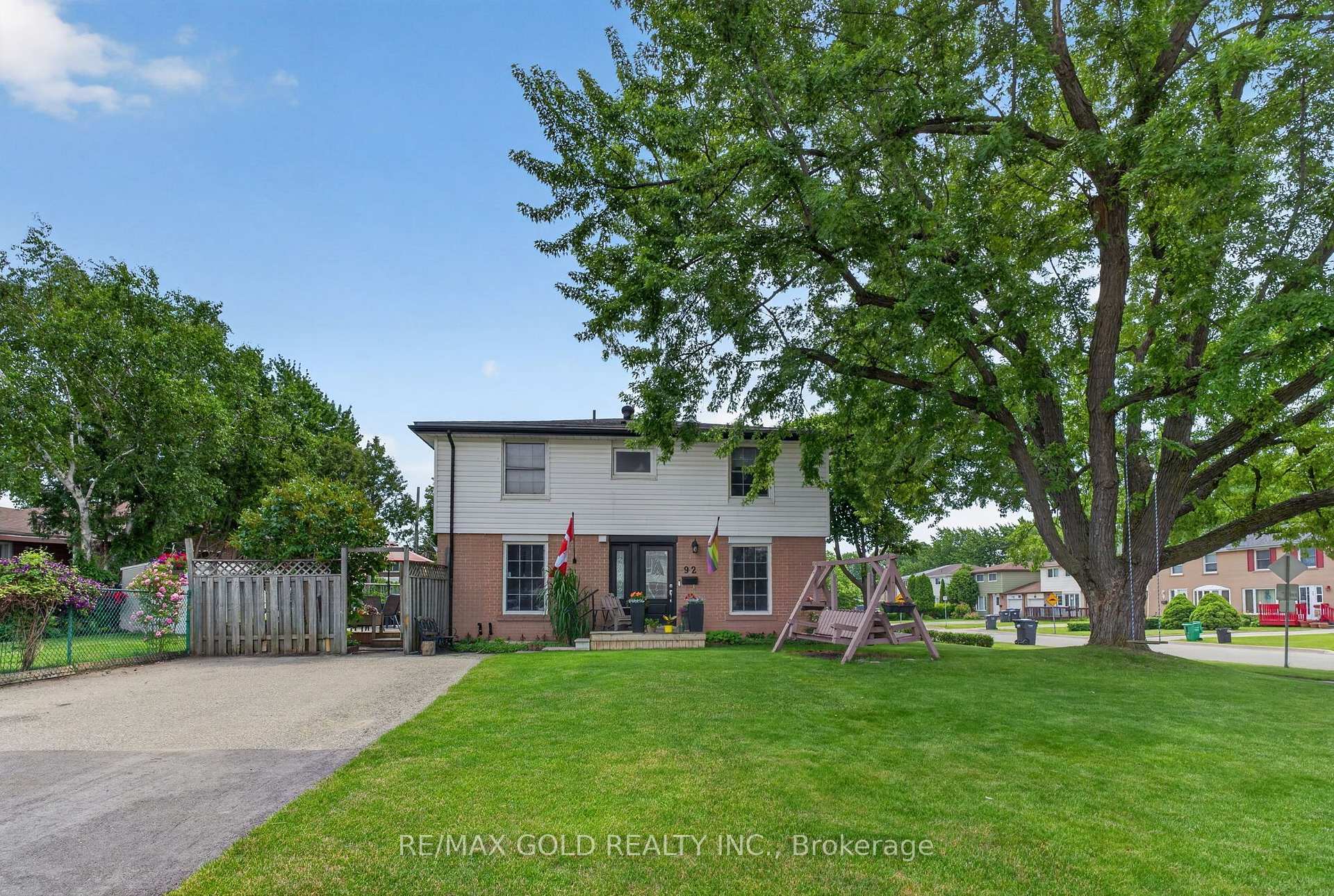 Photo 46 of 92 Cathcart Crescent, Brampton, Avondale — HOMEH