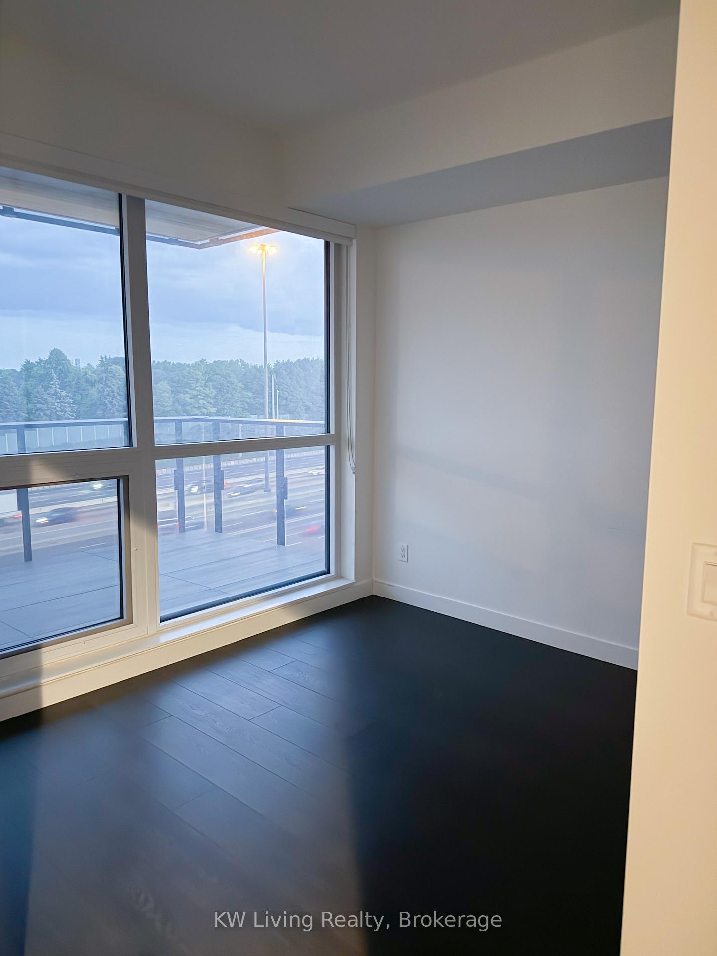 Photo 4 of Unit 805, 25 McMahon Drive, North York, Bayview Village — HOMEH
