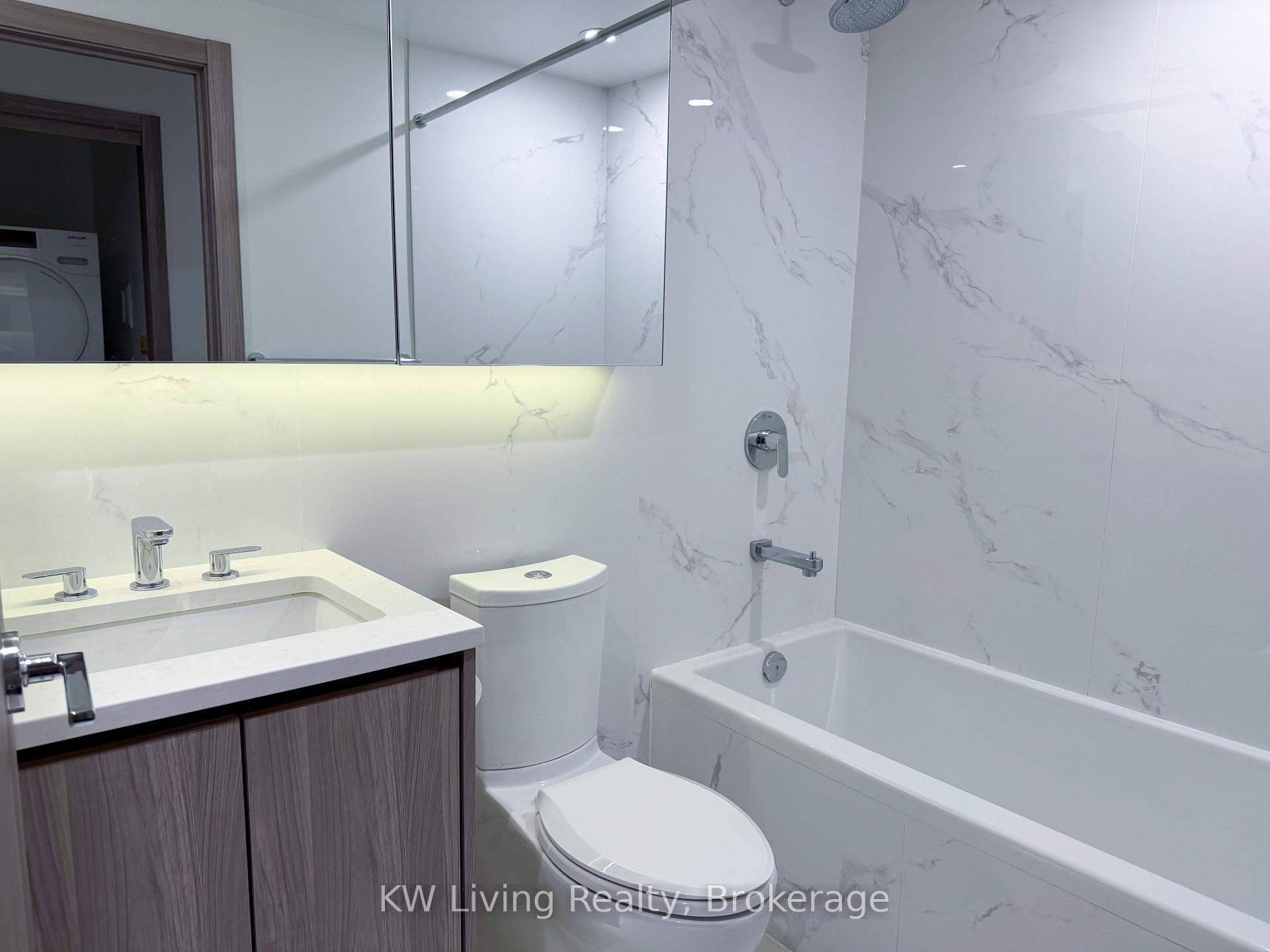 Photo 6 of Unit 805, 25 McMahon Drive, North York, Bayview Village — HOMEH