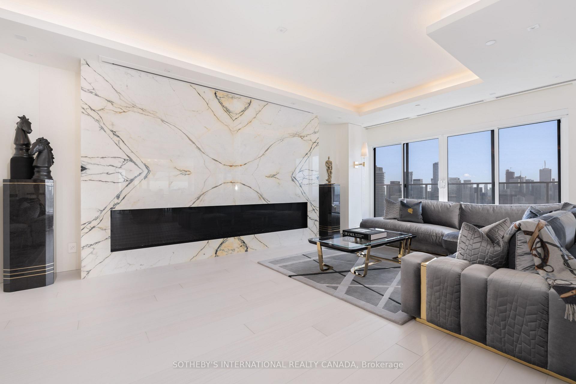 Photo 3 of Unit 3802, 200 Cumberland Street, Toronto, The Annex — HOMEH