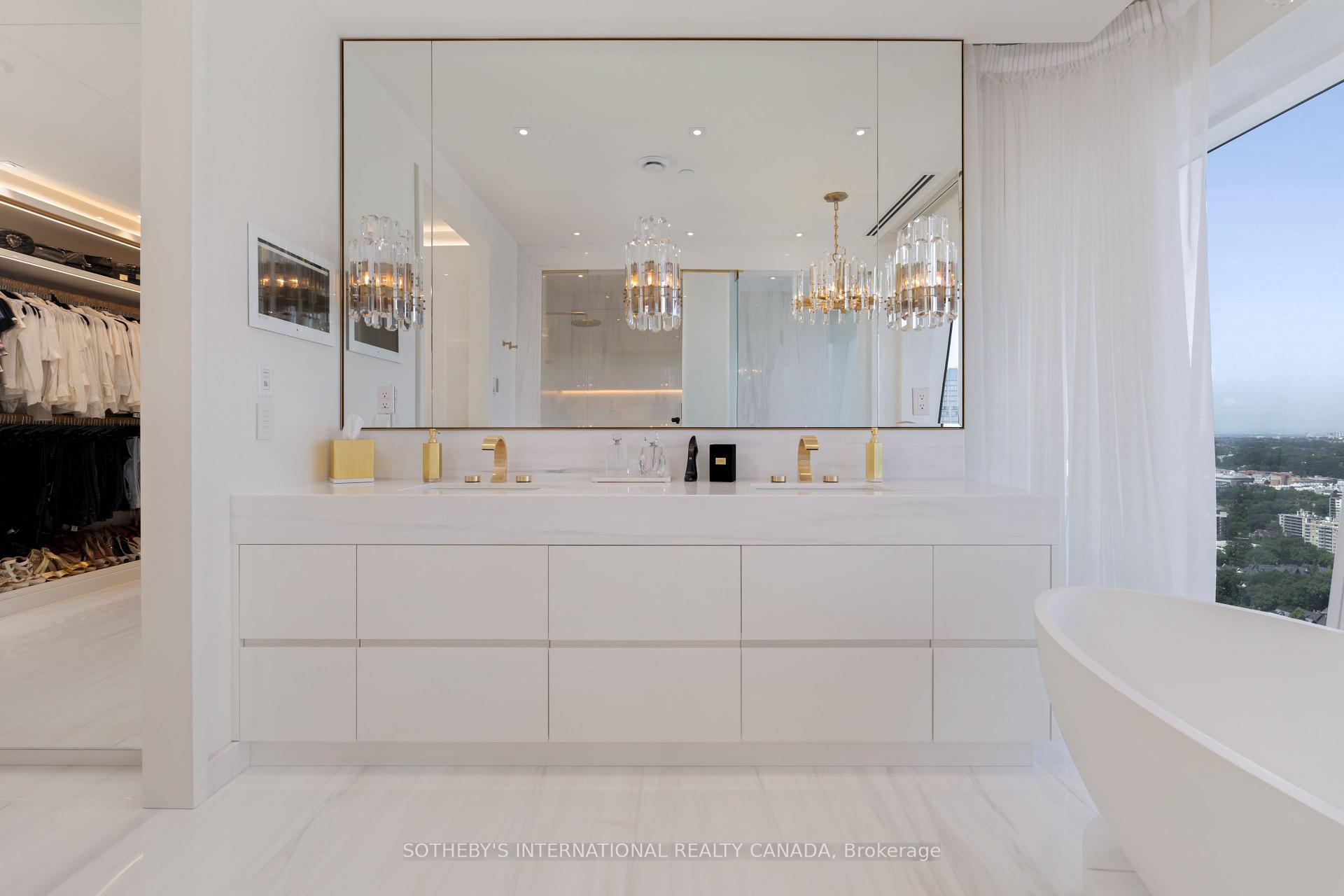 Photo 13 of Unit 3802, 200 Cumberland Street, Toronto, The Annex — HOMEH