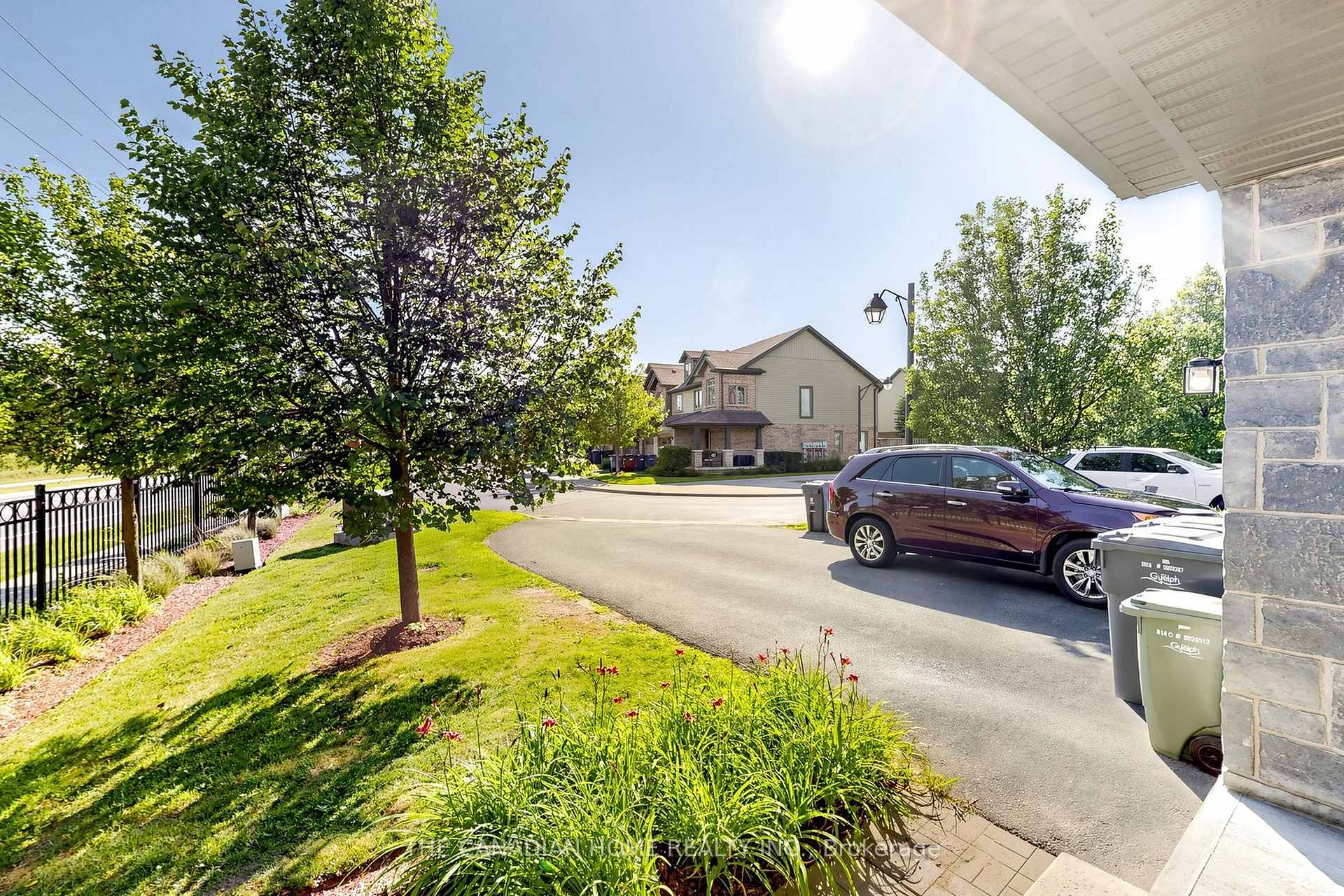 Photo 4 of 51 Arlington Crescent, Guelph, Pineridge/Westminster Woods — HOMEH