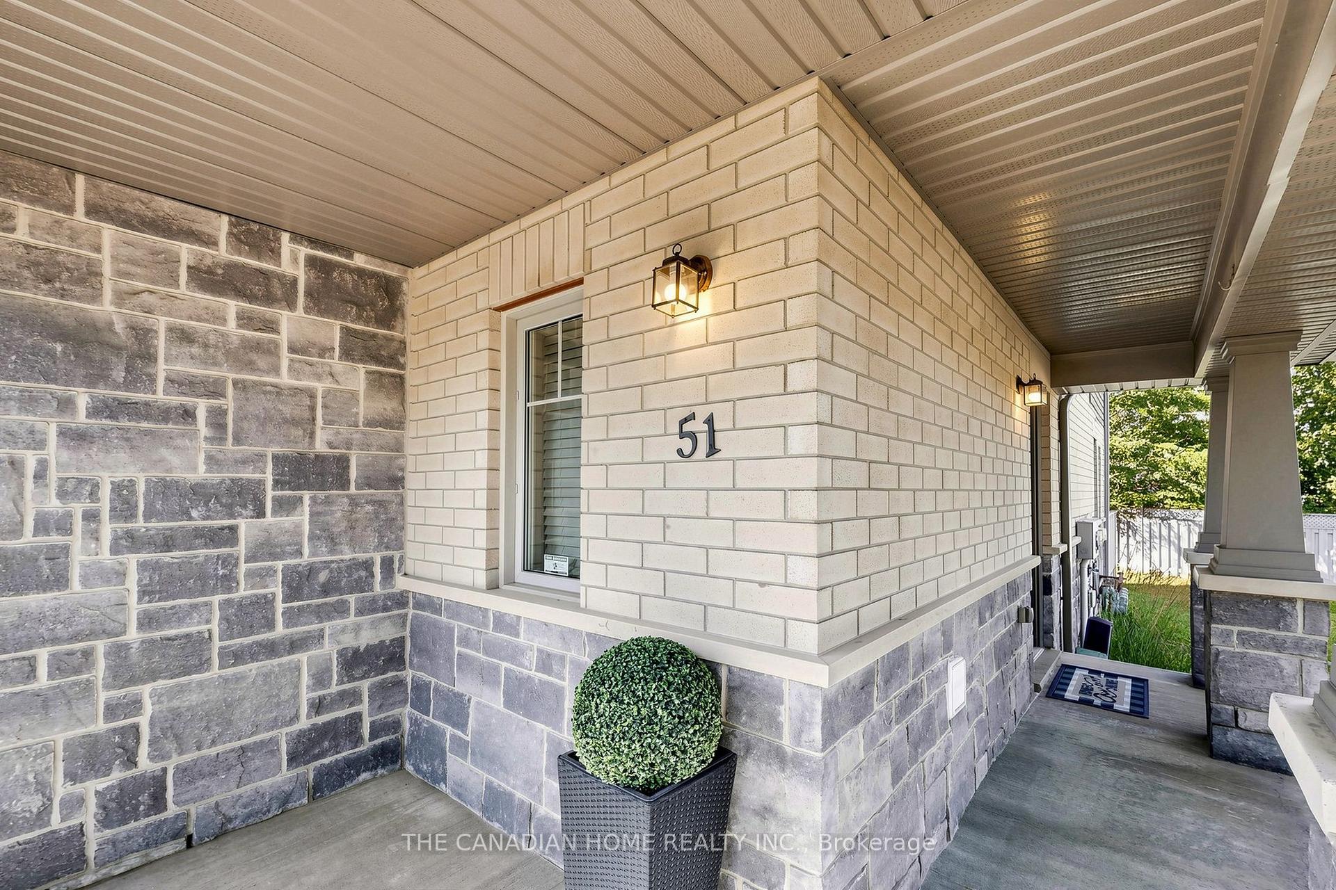 Photo 5 of 51 Arlington Crescent, Guelph, Pineridge/Westminster Woods — HOMEH