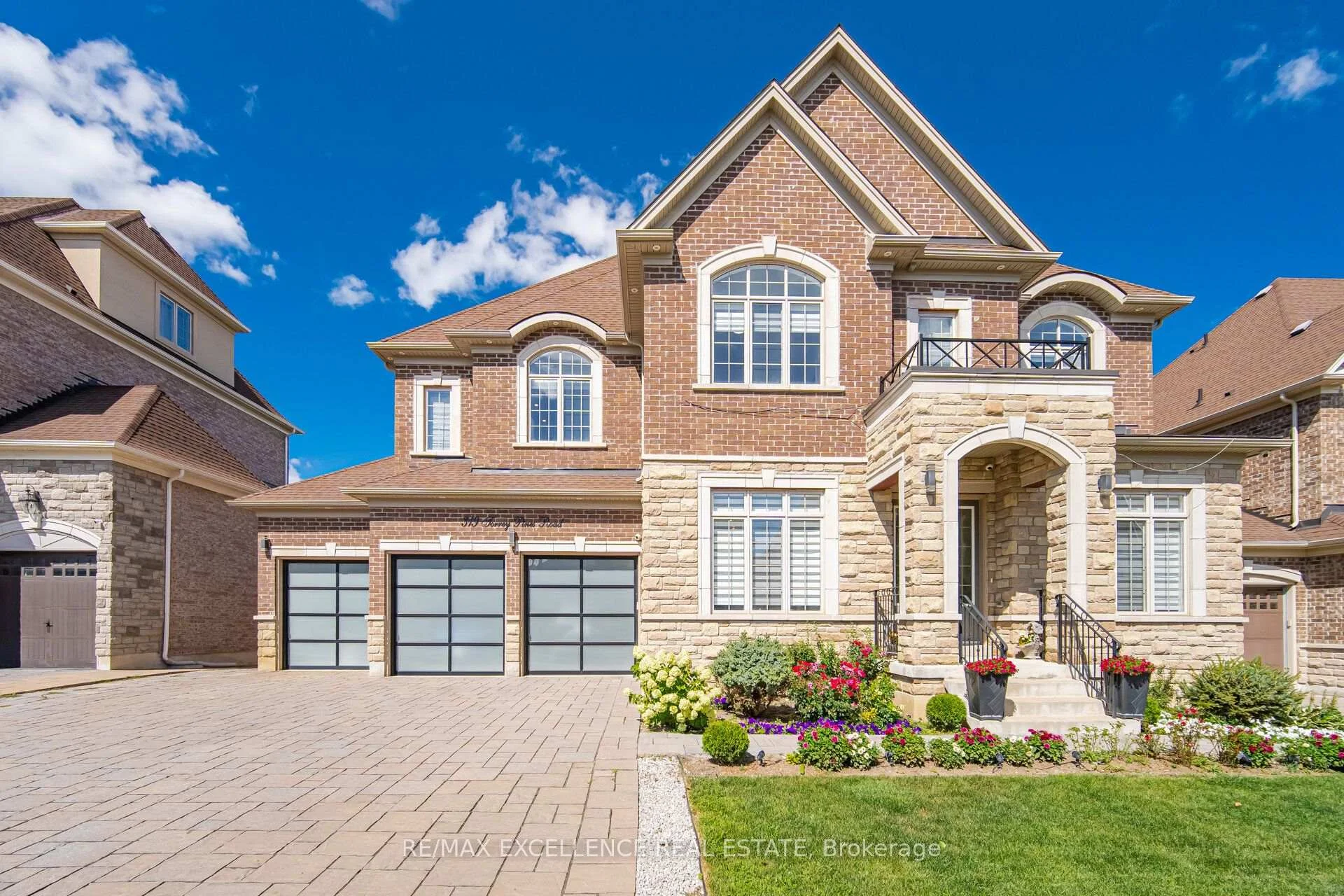 Photo 5 of 319 Torrey Pines Road, Vaughan, Kleinburg — HOMEH