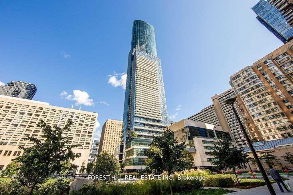 Front of Unit 1615, 386 Yonge Street