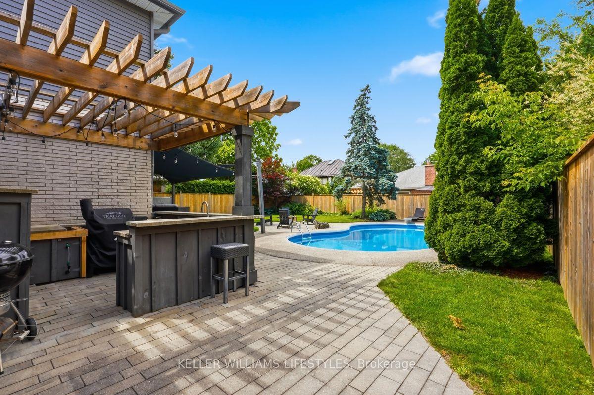 Photo 4 of 1665 Phillbrook Crescent, London, North B — HOMEH