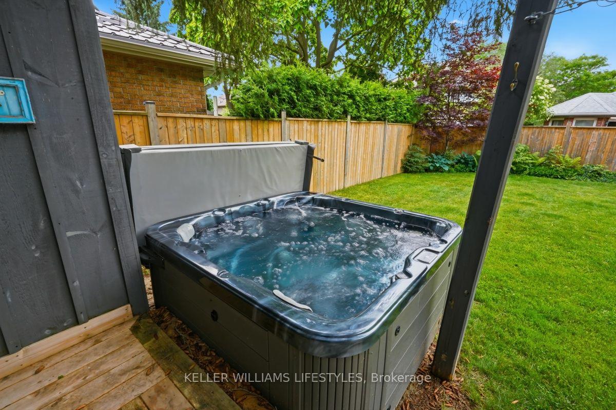 Photo 8 of 1665 Phillbrook Crescent, London, North B — HOMEH