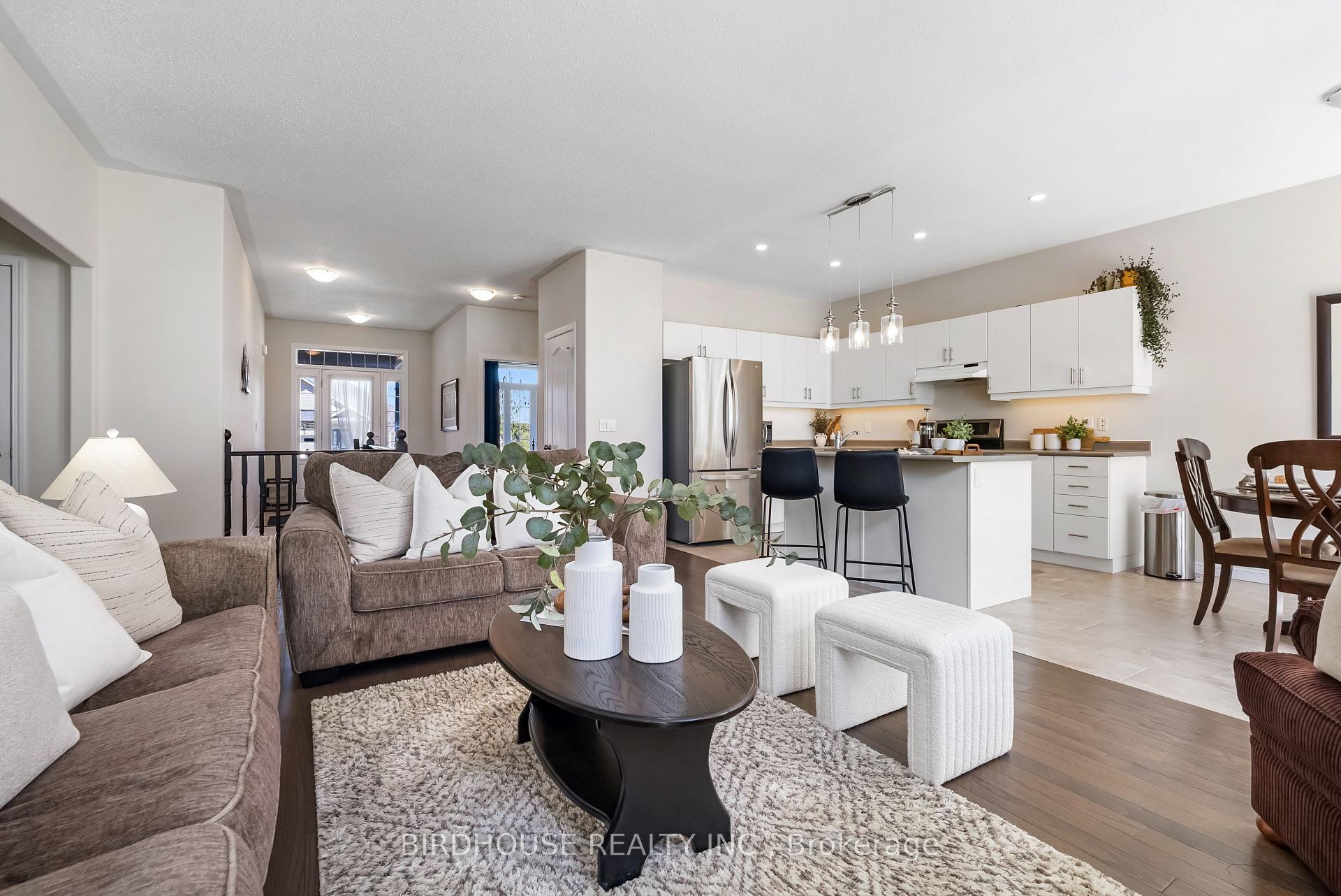 Photo 5 of 107 Alcorn Drive, Kawartha Lakes, Lindsay — HOMEH