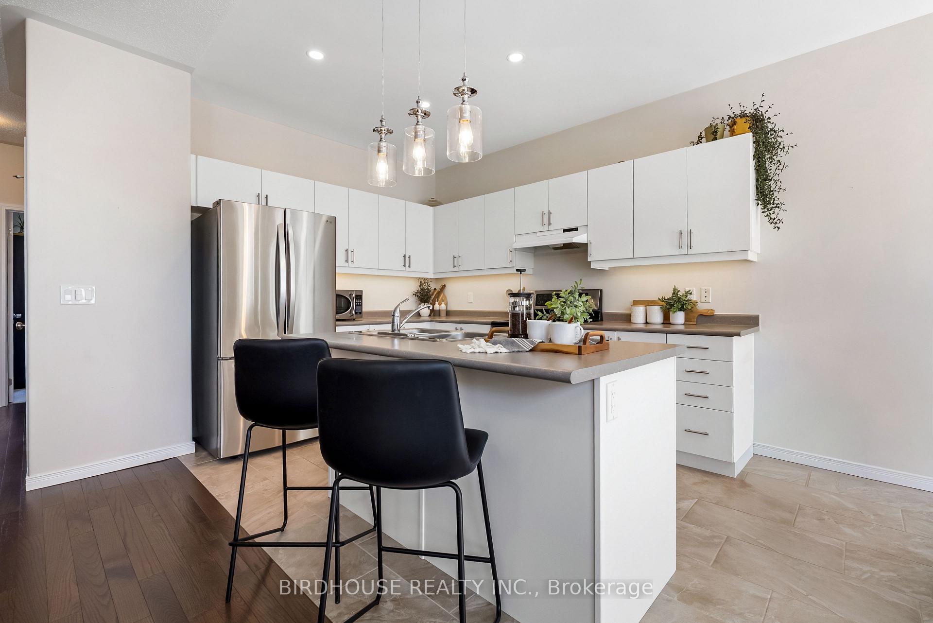 Photo 7 of 107 Alcorn Drive, Kawartha Lakes, Lindsay — HOMEH