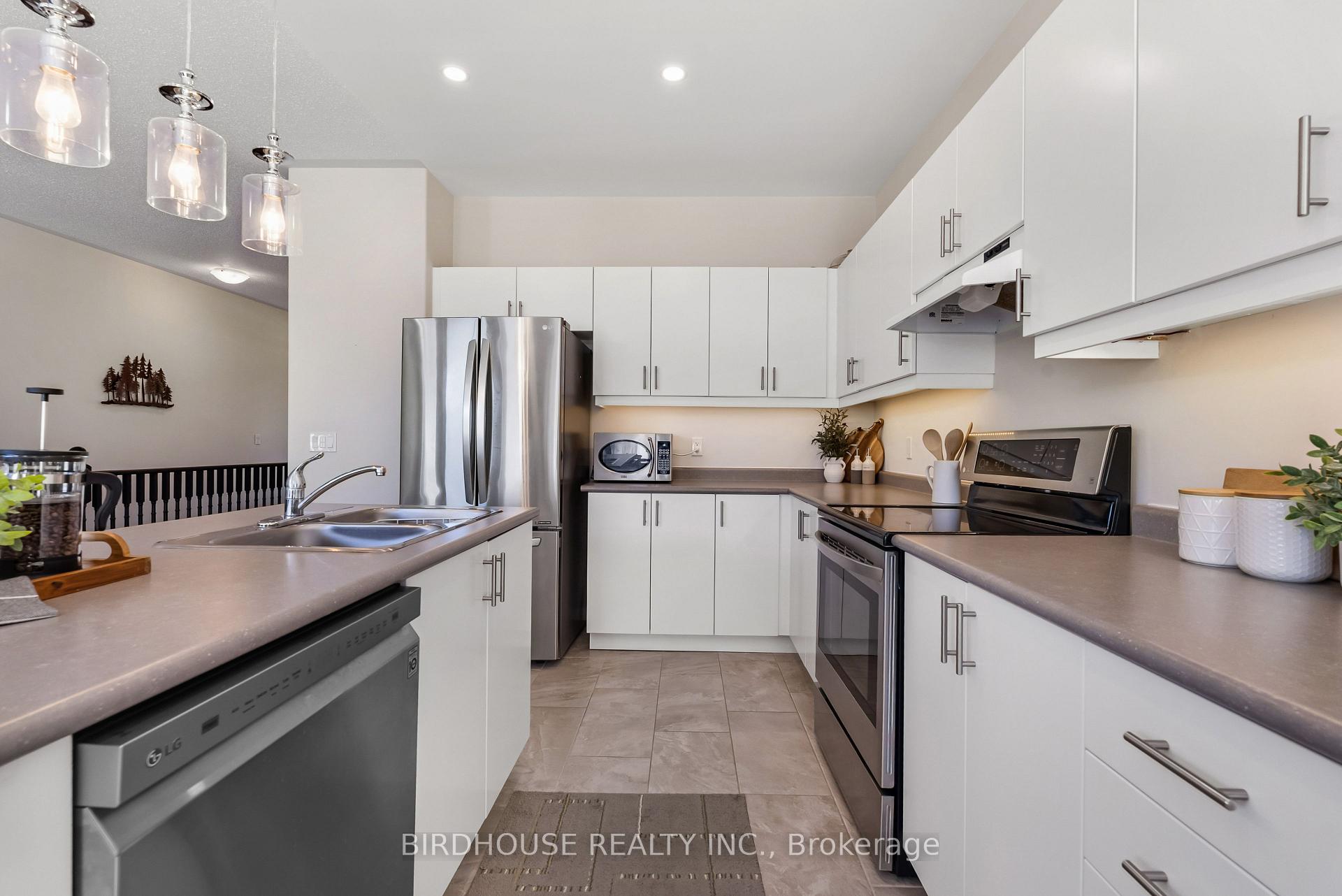 Photo 9 of 107 Alcorn Drive, Kawartha Lakes, Lindsay — HOMEH