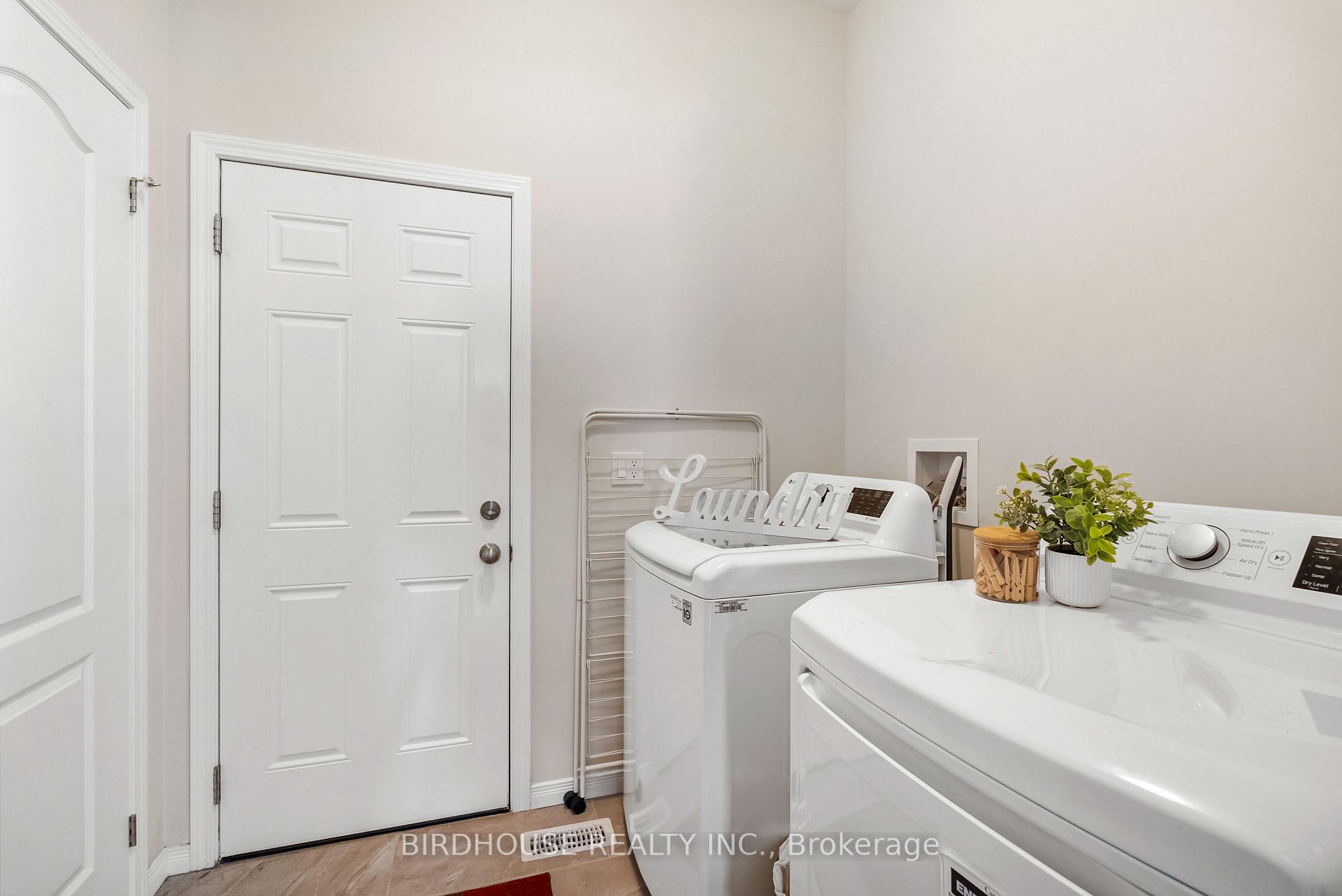 Photo 18 of 107 Alcorn Drive, Kawartha Lakes, Lindsay — HOMEH