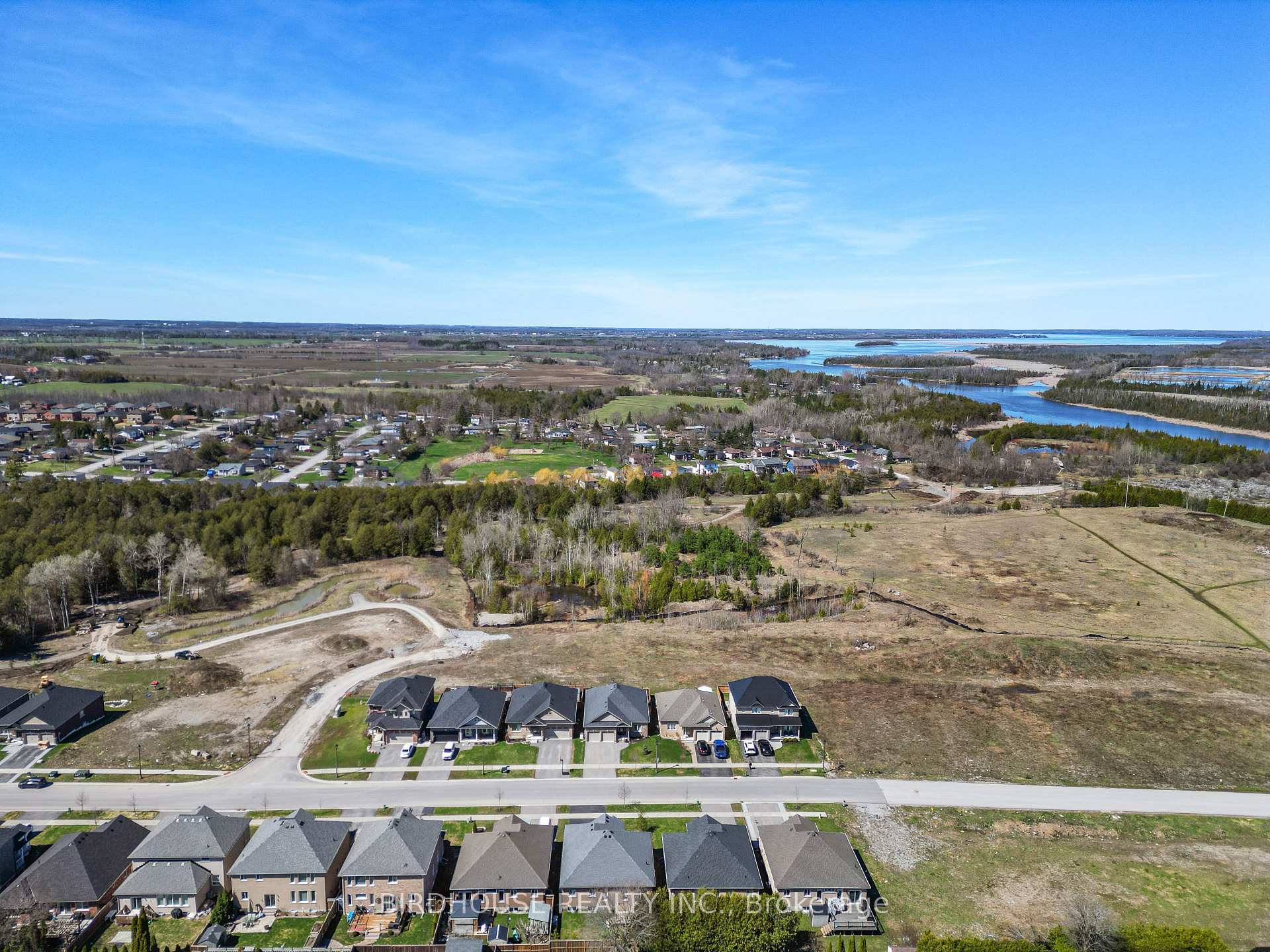 Photo 33 of 107 Alcorn Drive, Kawartha Lakes, Lindsay — HOMEH