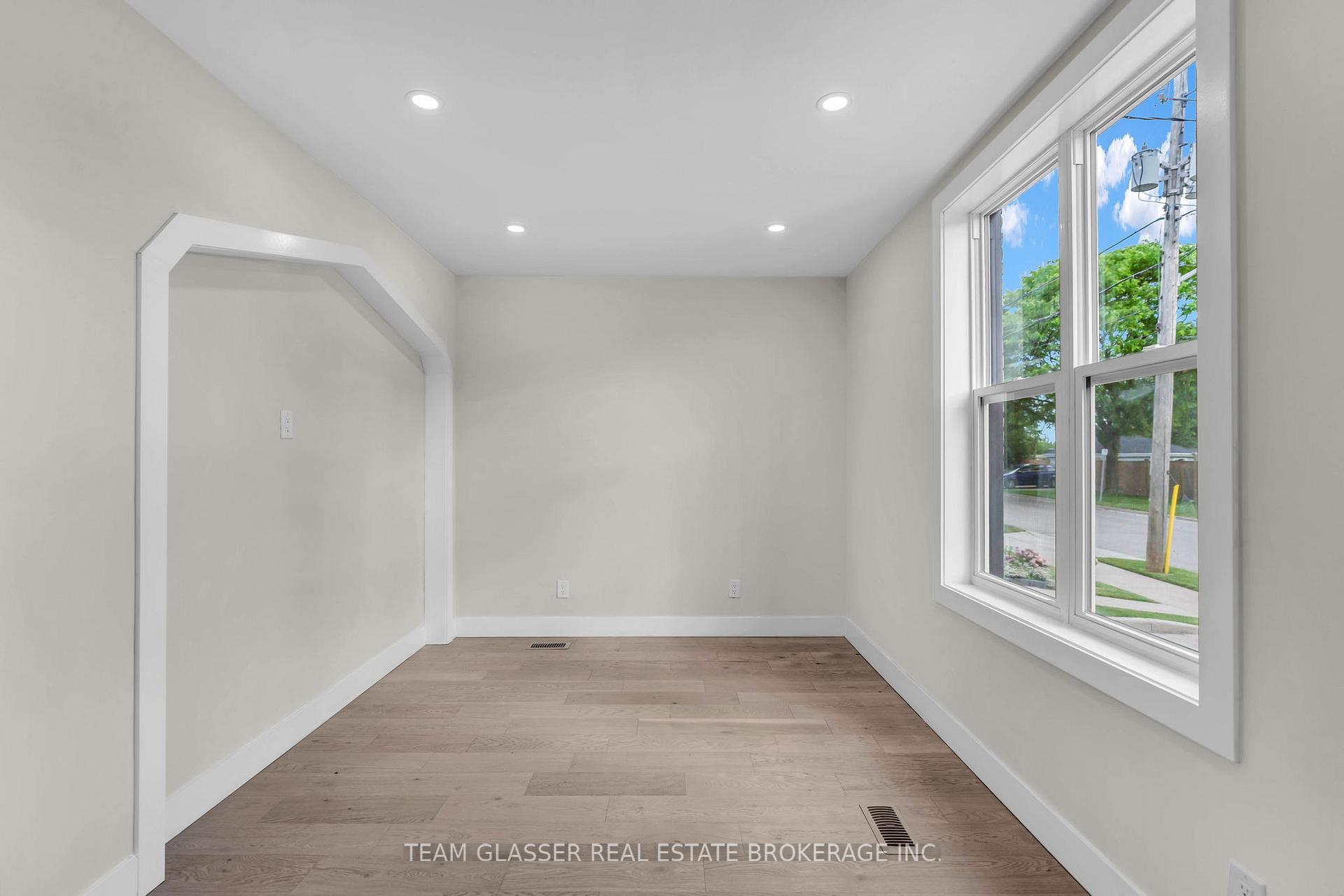 Photo 6 of 89 Elm Street, London, East M — HOMEH