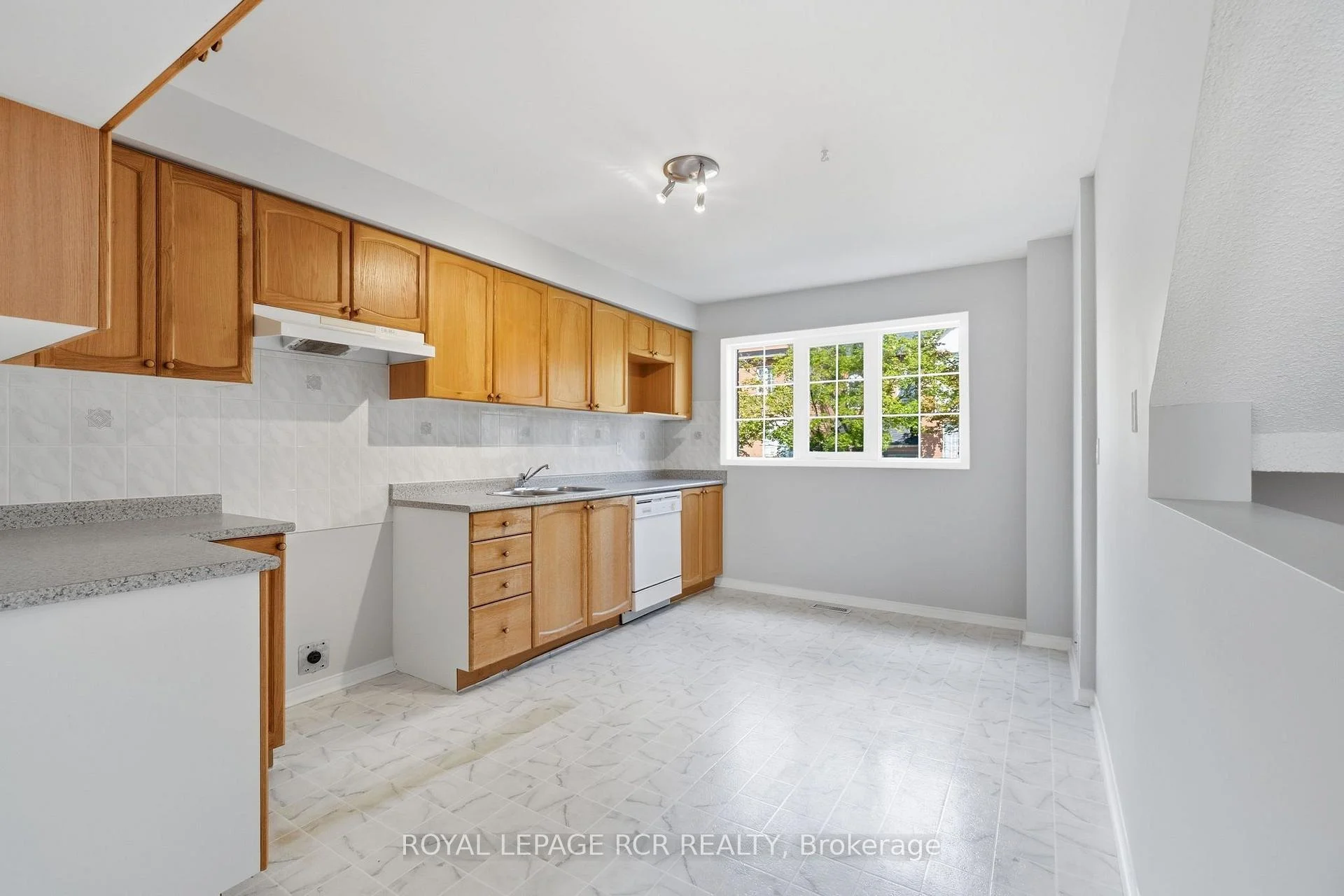 Photo 9 of Unit 66, 65 Brickyard Way, Brampton, Brampton North — HOMEH