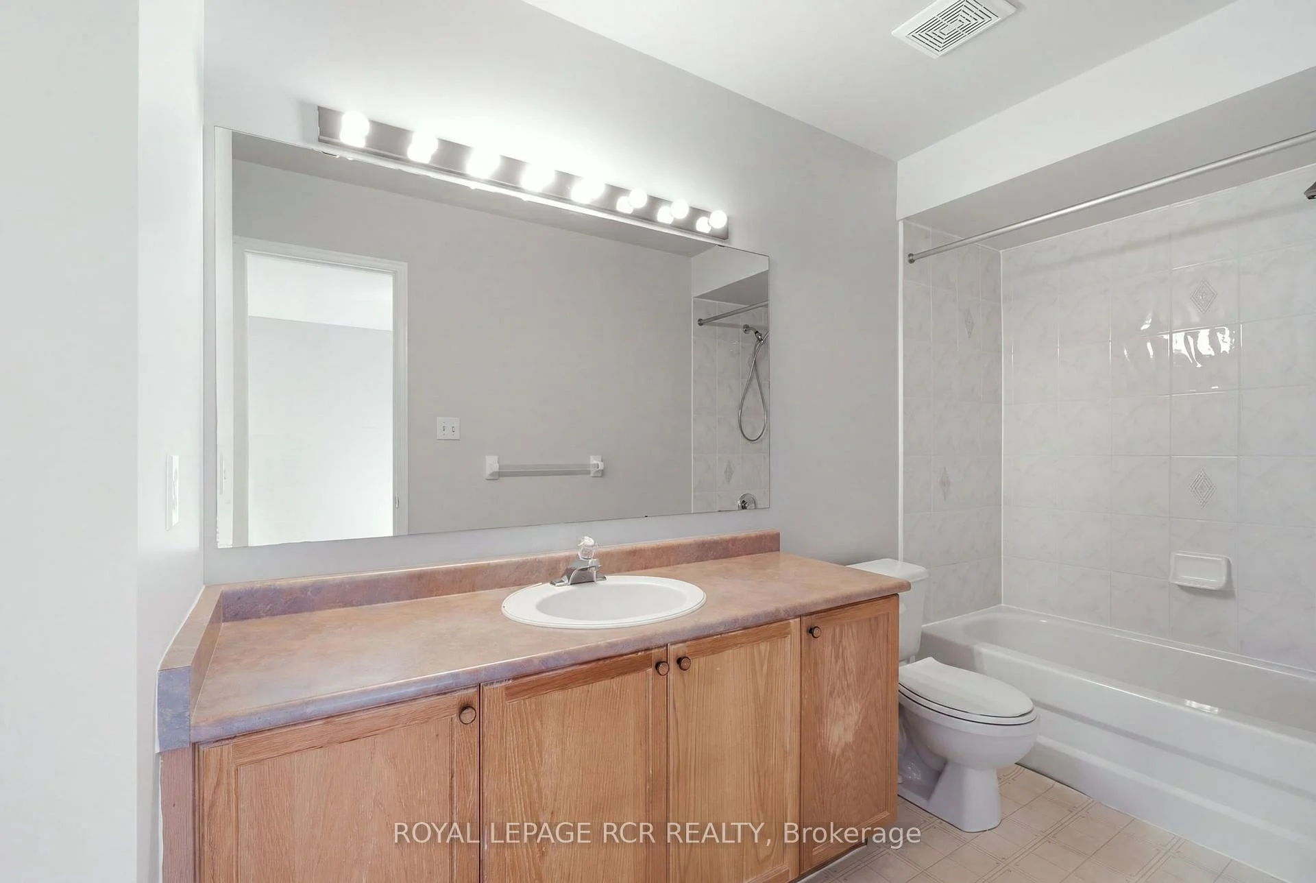 Photo 27 of Unit 66, 65 Brickyard Way, Brampton, Brampton North — HOMEH