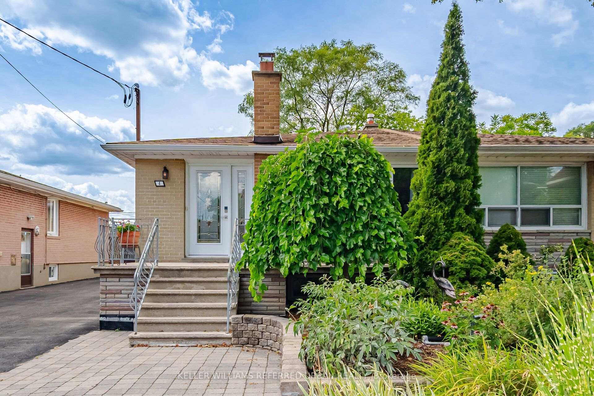 Photo 1 of 4 Cameo Crescent, Toronto, Rockcliffe-Smythe — HOMEH