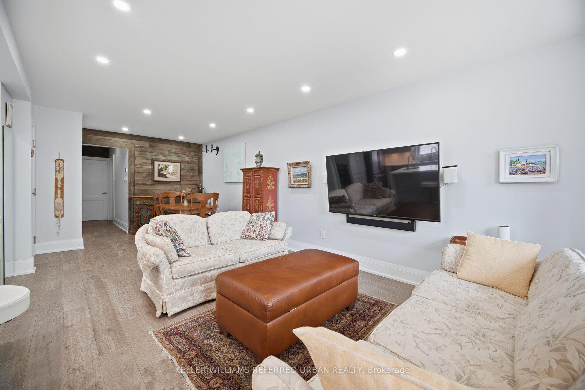 Photo 4 of 4 Cameo Crescent, Toronto, Rockcliffe-Smythe — HOMEH