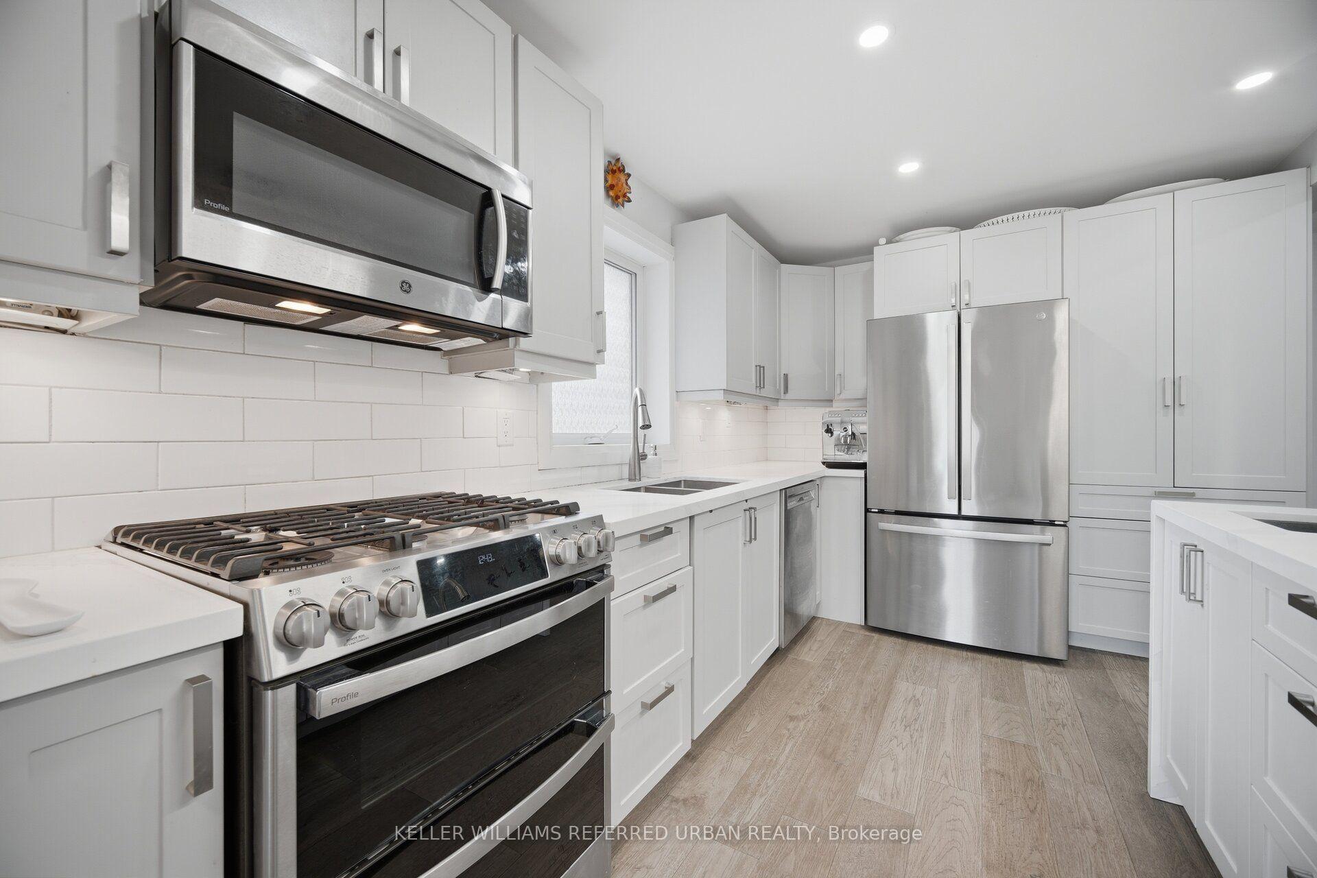 Photo 11 of 4 Cameo Crescent, Toronto, Rockcliffe-Smythe — HOMEH