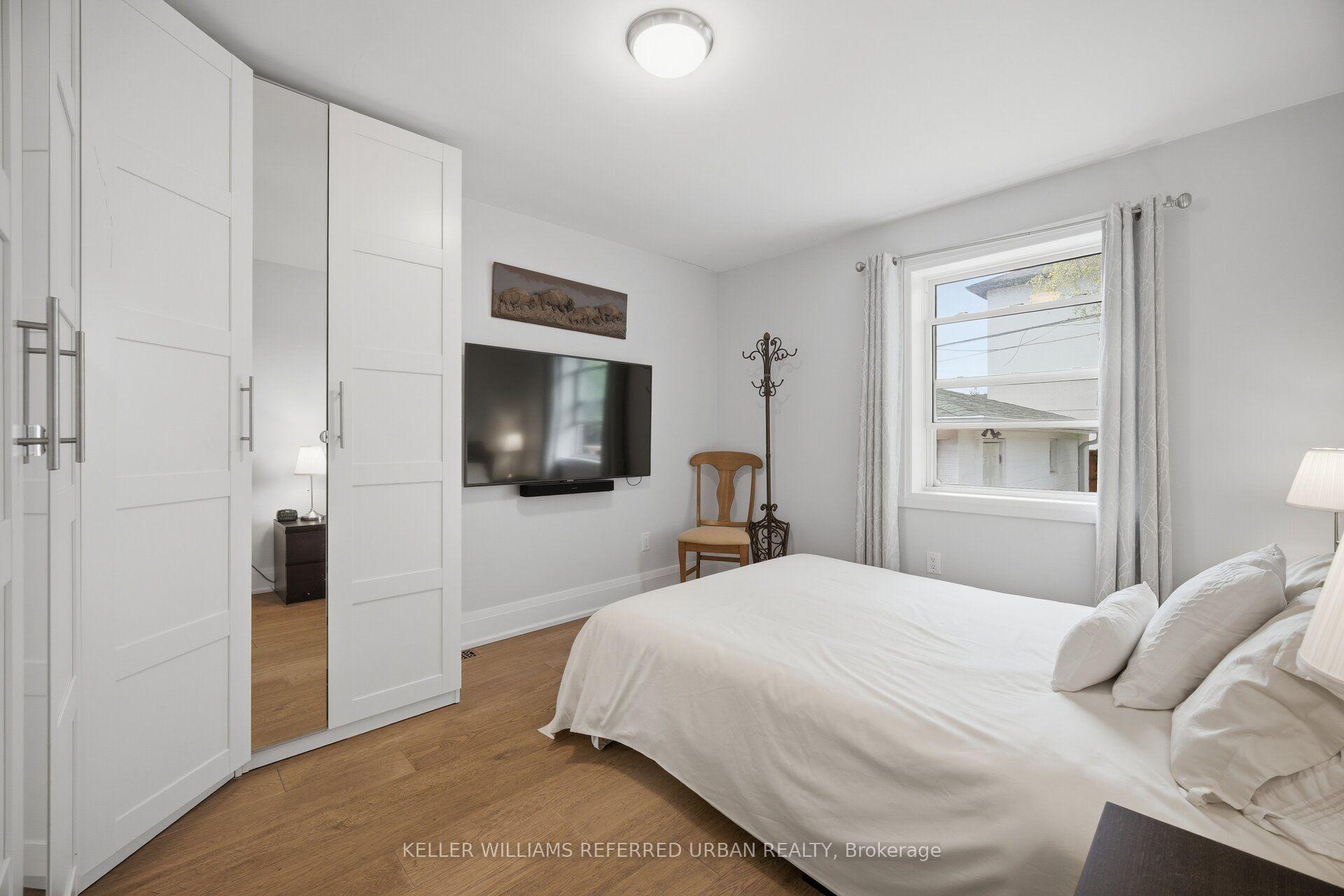 Photo 15 of 4 Cameo Crescent, Toronto, Rockcliffe-Smythe — HOMEH