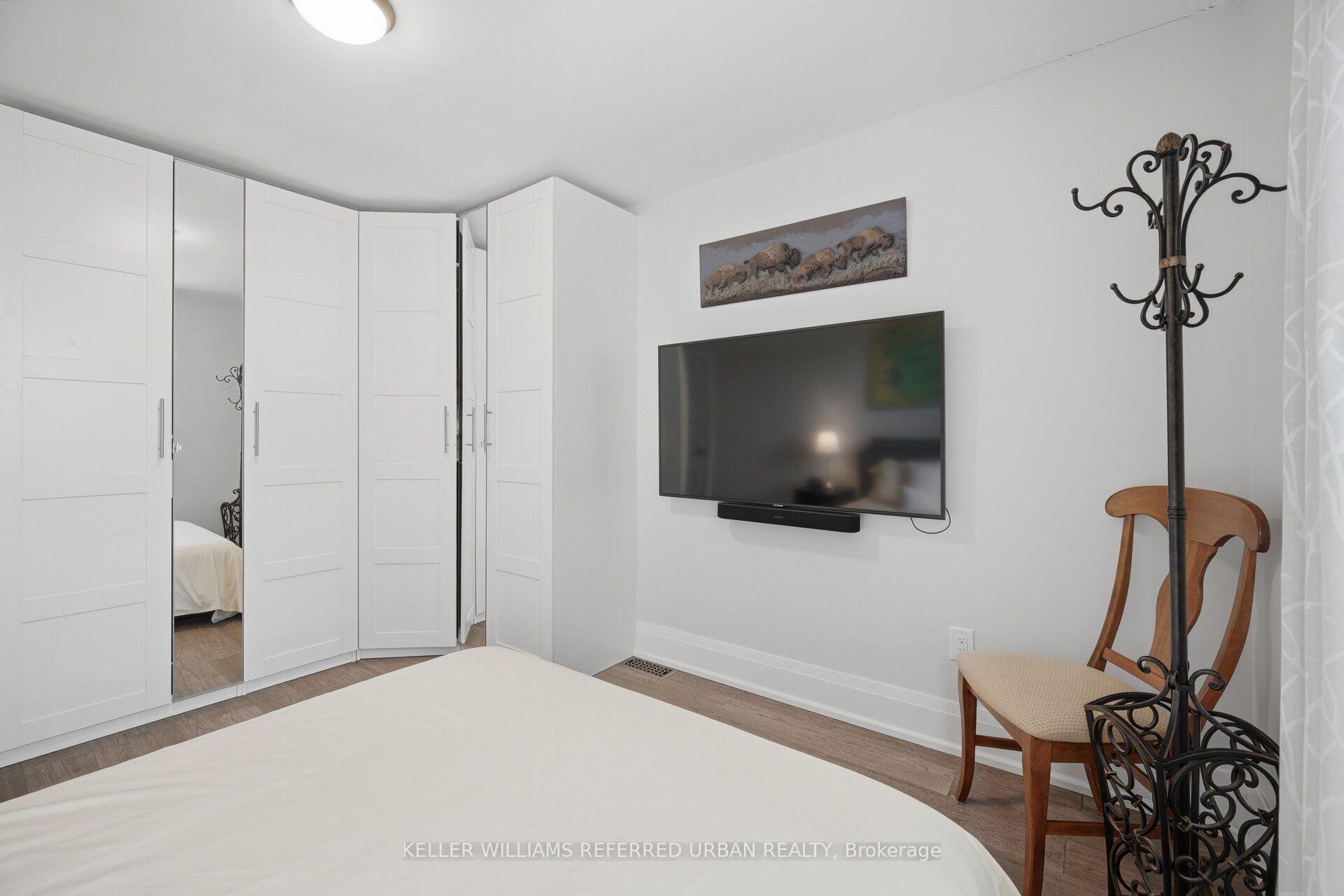 Photo 17 of 4 Cameo Crescent, Toronto, Rockcliffe-Smythe — HOMEH