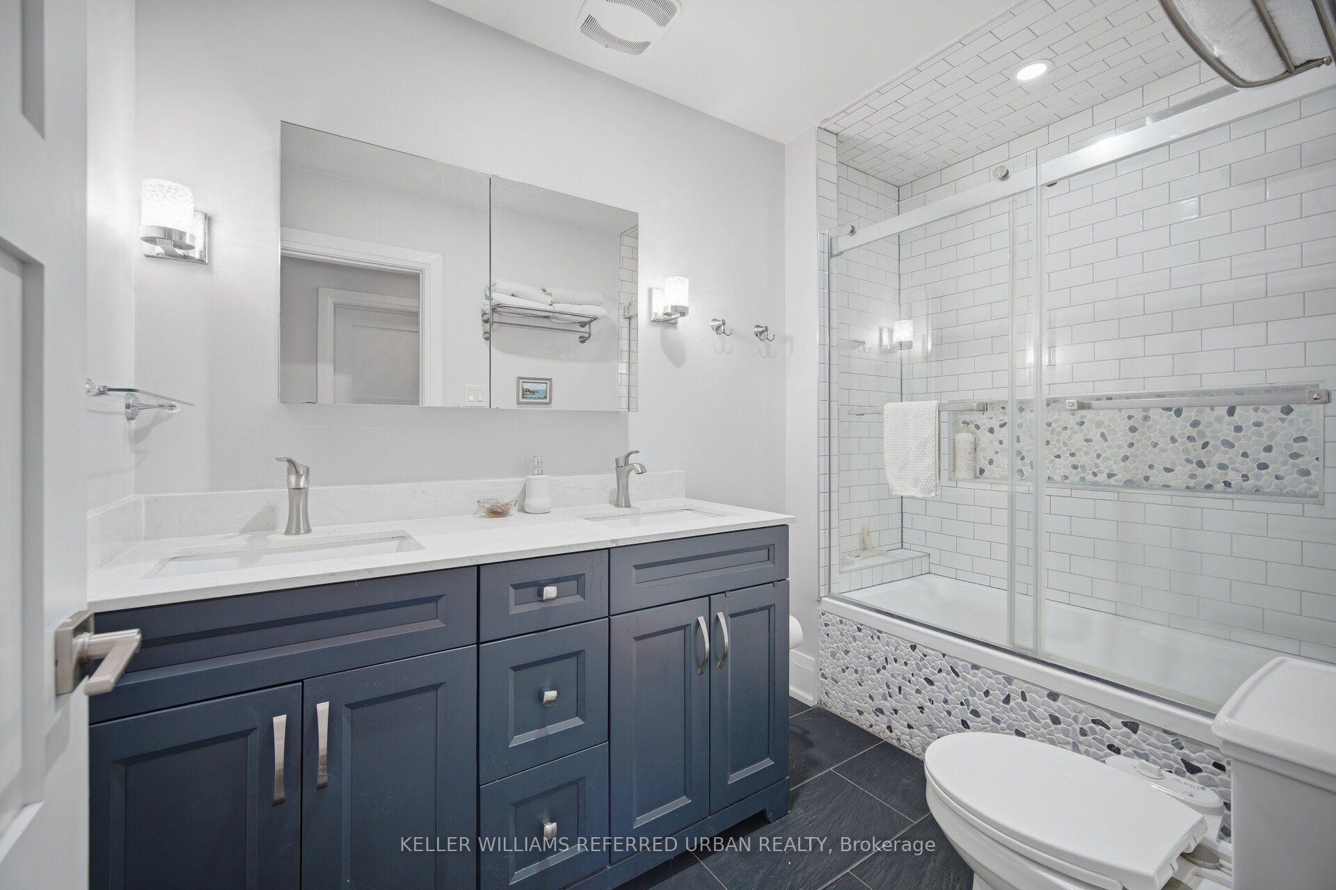 Photo 18 of 4 Cameo Crescent, Toronto, Rockcliffe-Smythe — HOMEH