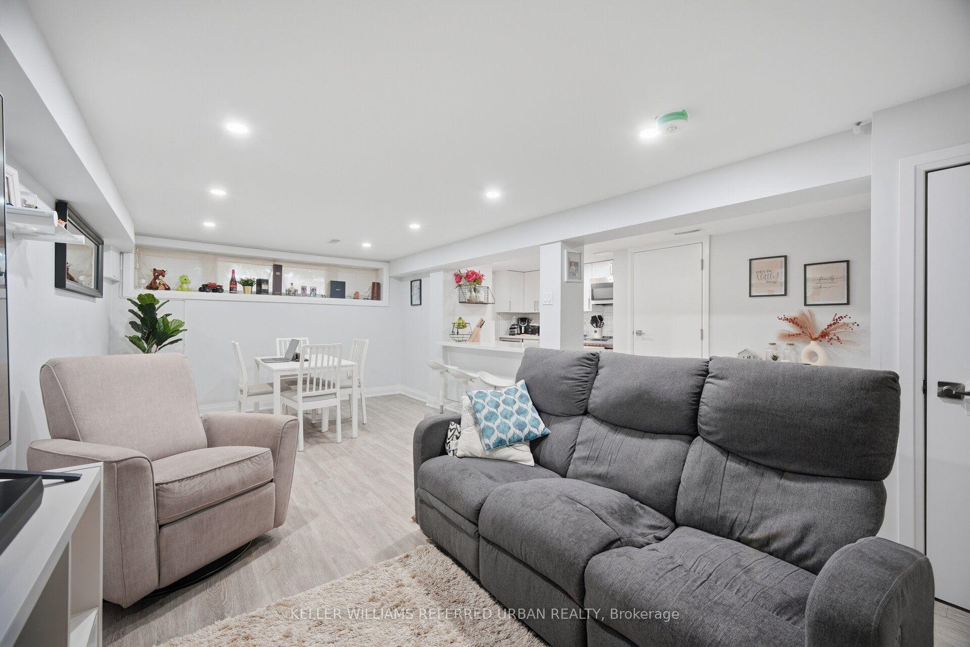 Photo 24 of 4 Cameo Crescent, Toronto, Rockcliffe-Smythe — HOMEH