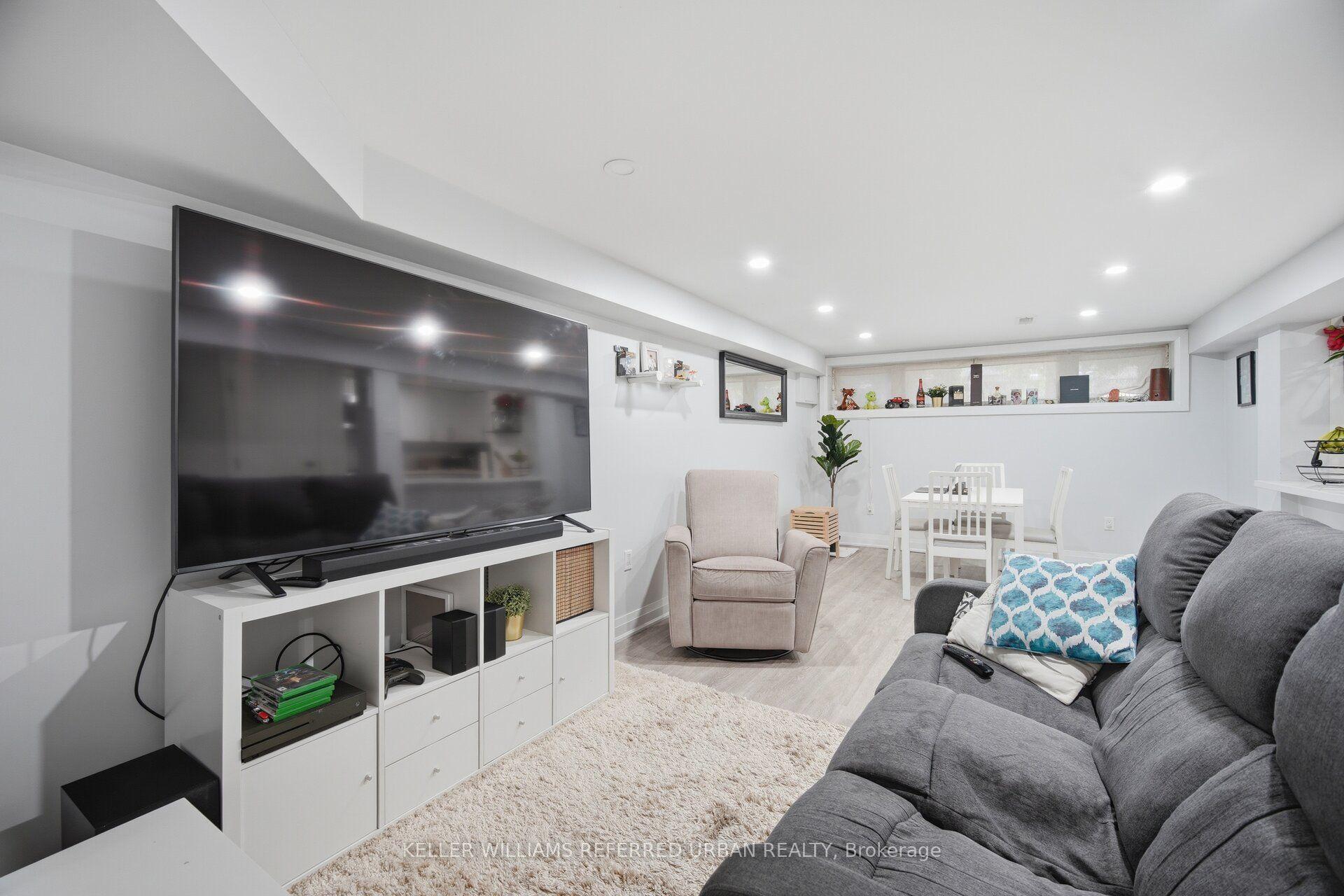 Photo 26 of 4 Cameo Crescent, Toronto, Rockcliffe-Smythe — HOMEH