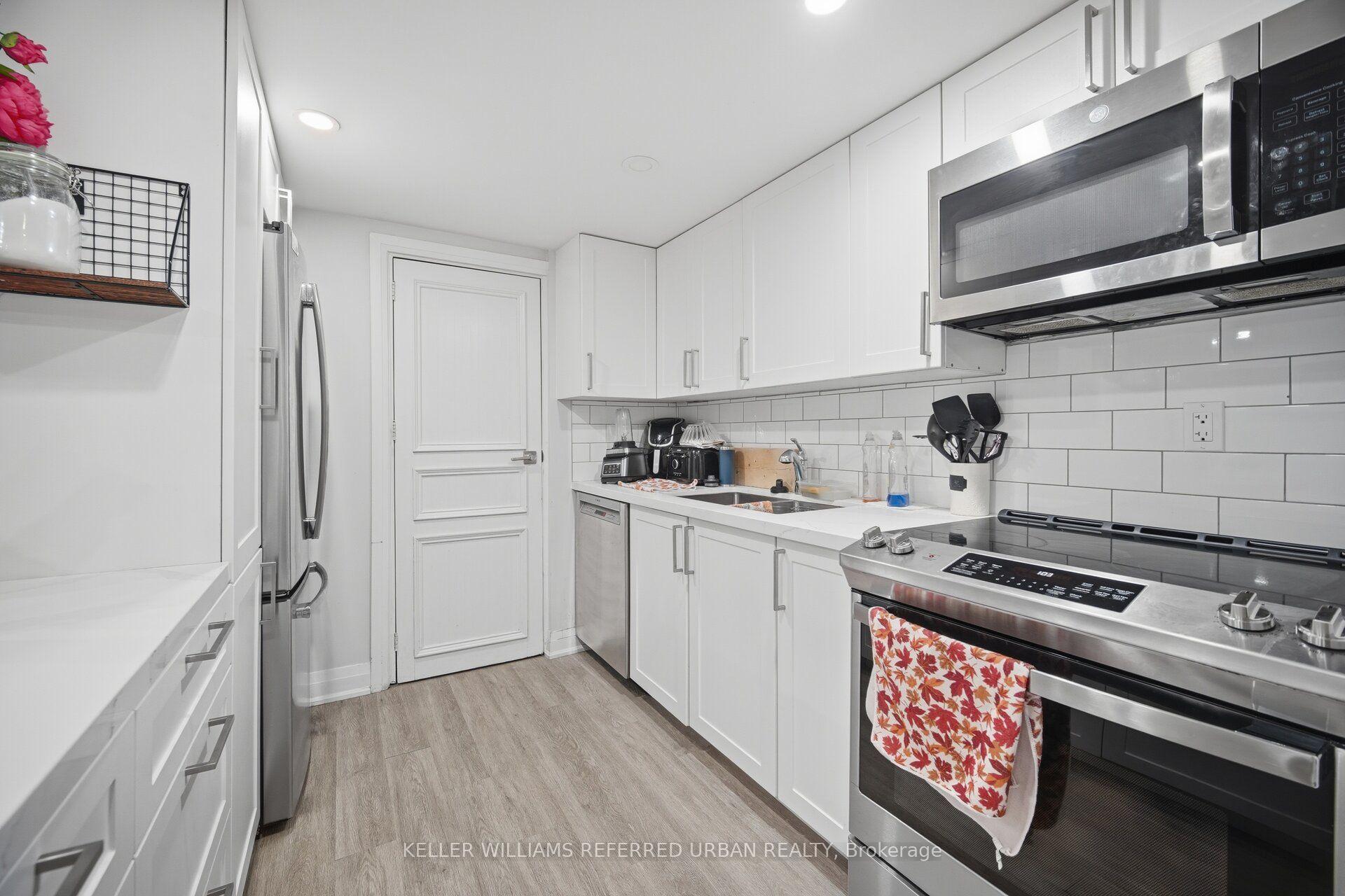 Photo 37 of 4 Cameo Crescent, Toronto, Rockcliffe-Smythe — HOMEH