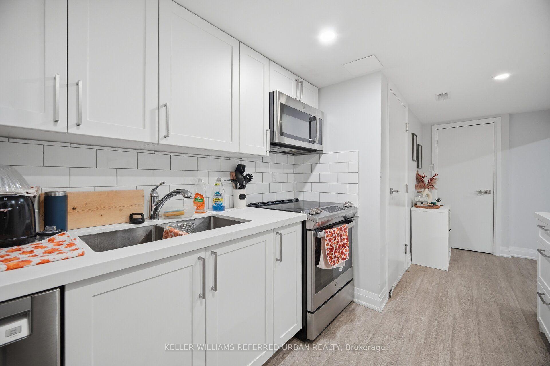Photo 38 of 4 Cameo Crescent, Toronto, Rockcliffe-Smythe — HOMEH