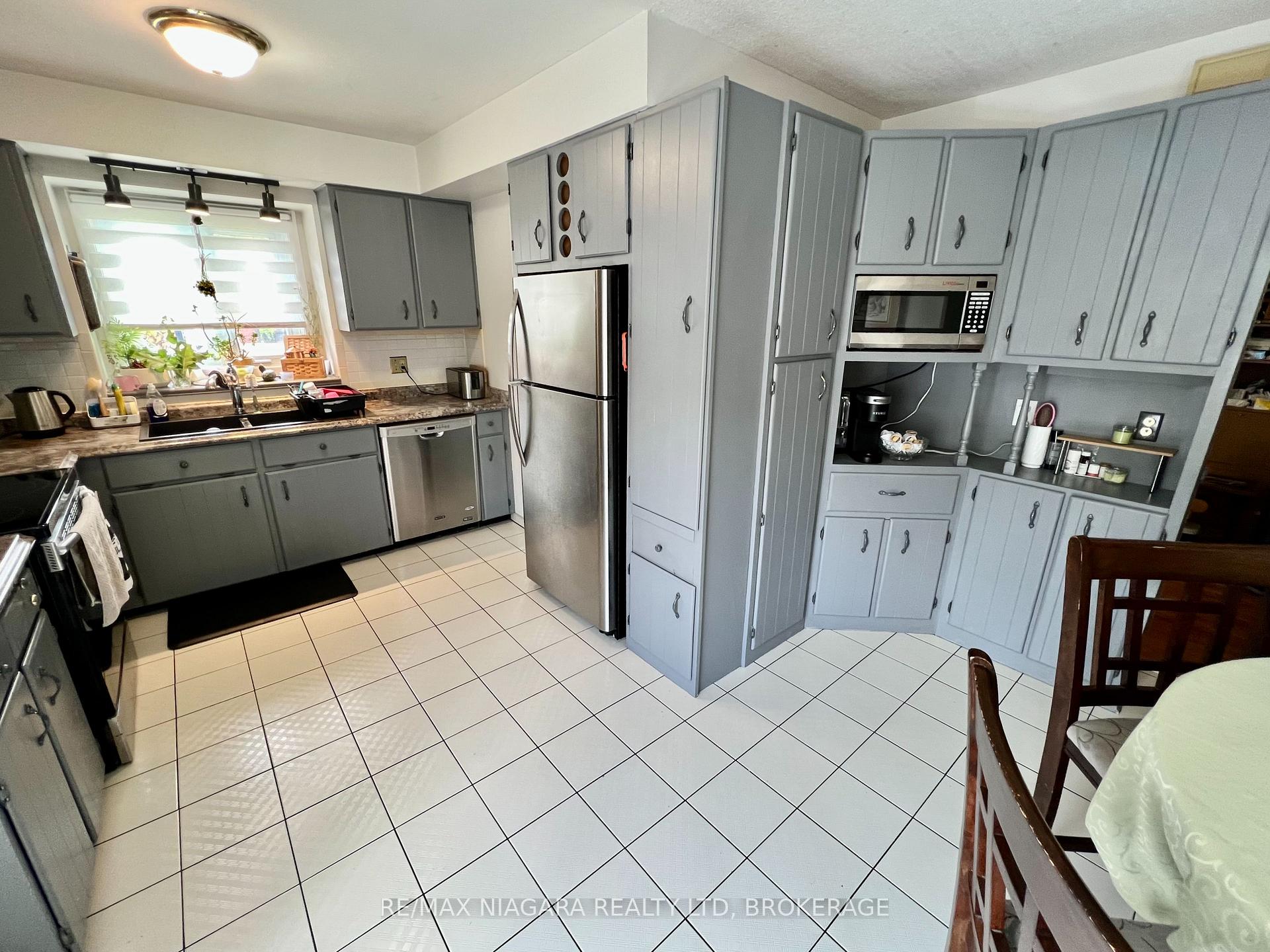Photo 16 of 6196 Kirkland Drive, Niagara Falls, West Wood — HOMEH