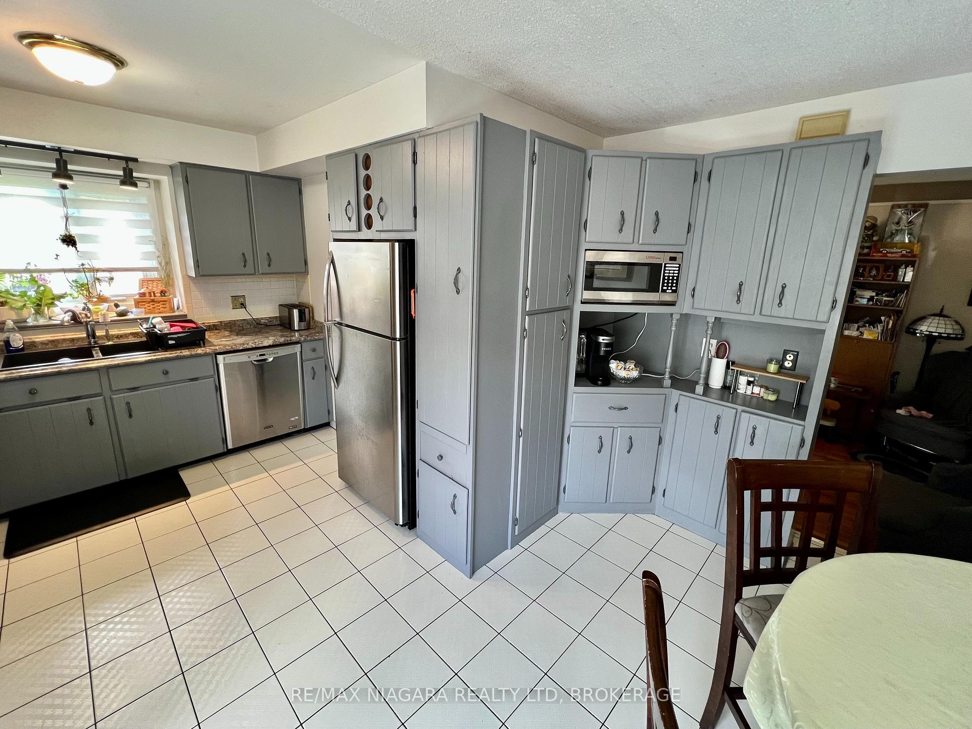 Photo 17 of 6196 Kirkland Drive, Niagara Falls, West Wood — HOMEH