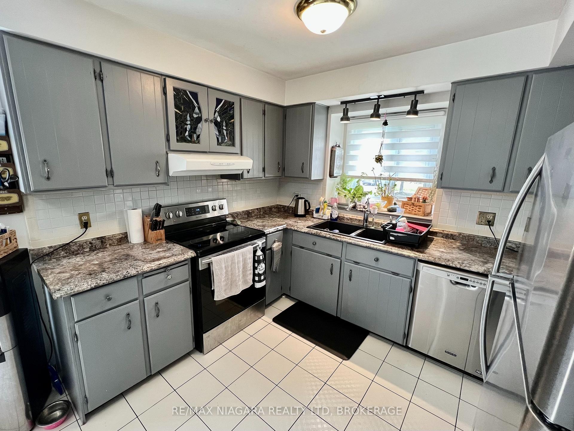 Photo 34 of 6196 Kirkland Drive, Niagara Falls, West Wood — HOMEH