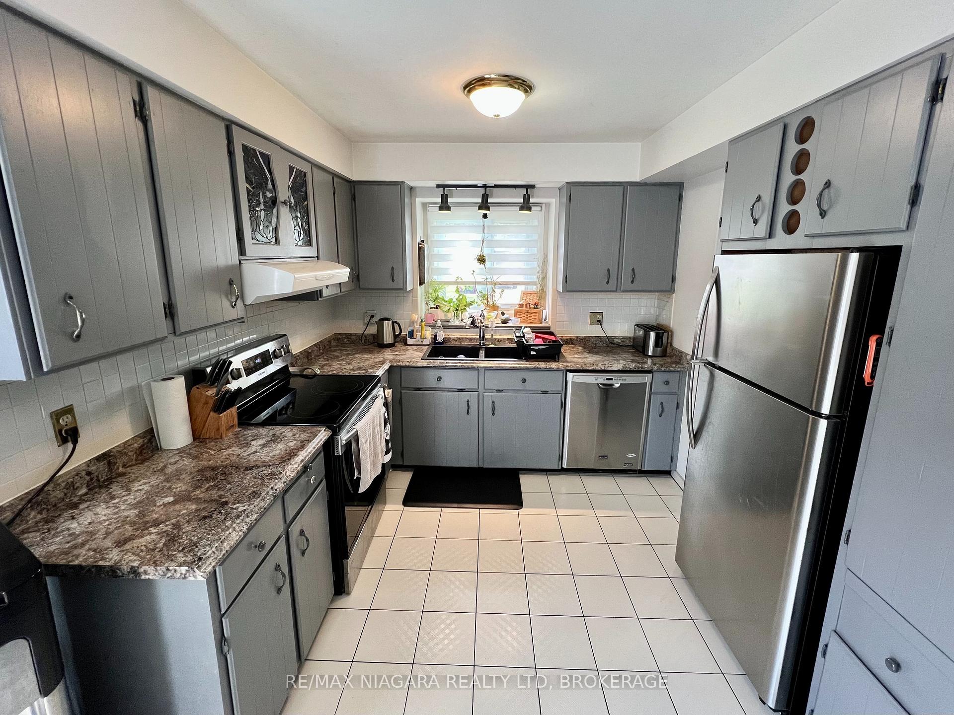 Photo 38 of 6196 Kirkland Drive, Niagara Falls, West Wood — HOMEH