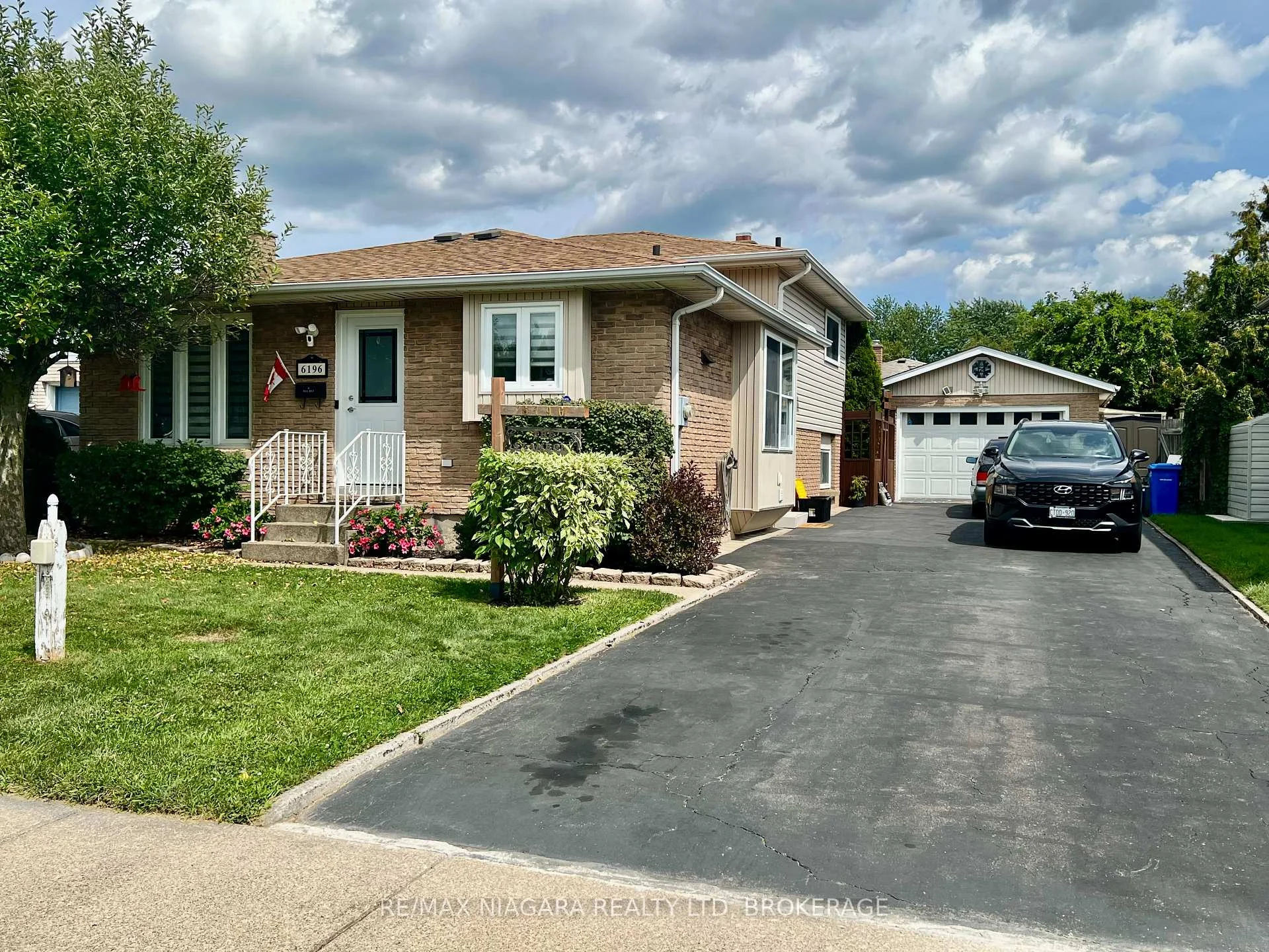 Photo 5 of 6196 Kirkland Drive, Niagara Falls, West Wood — HOMEH