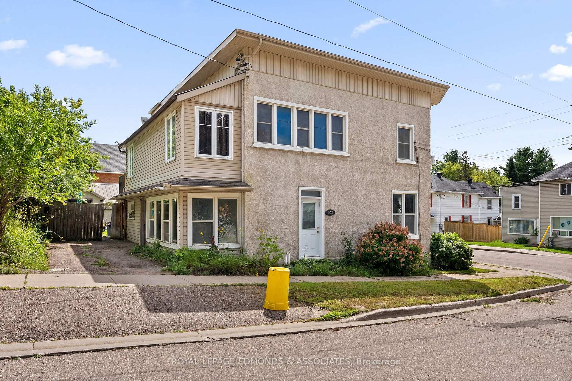 Photo 2 of 403 Mackay Street, Pembroke, Pembroke — HOMEH