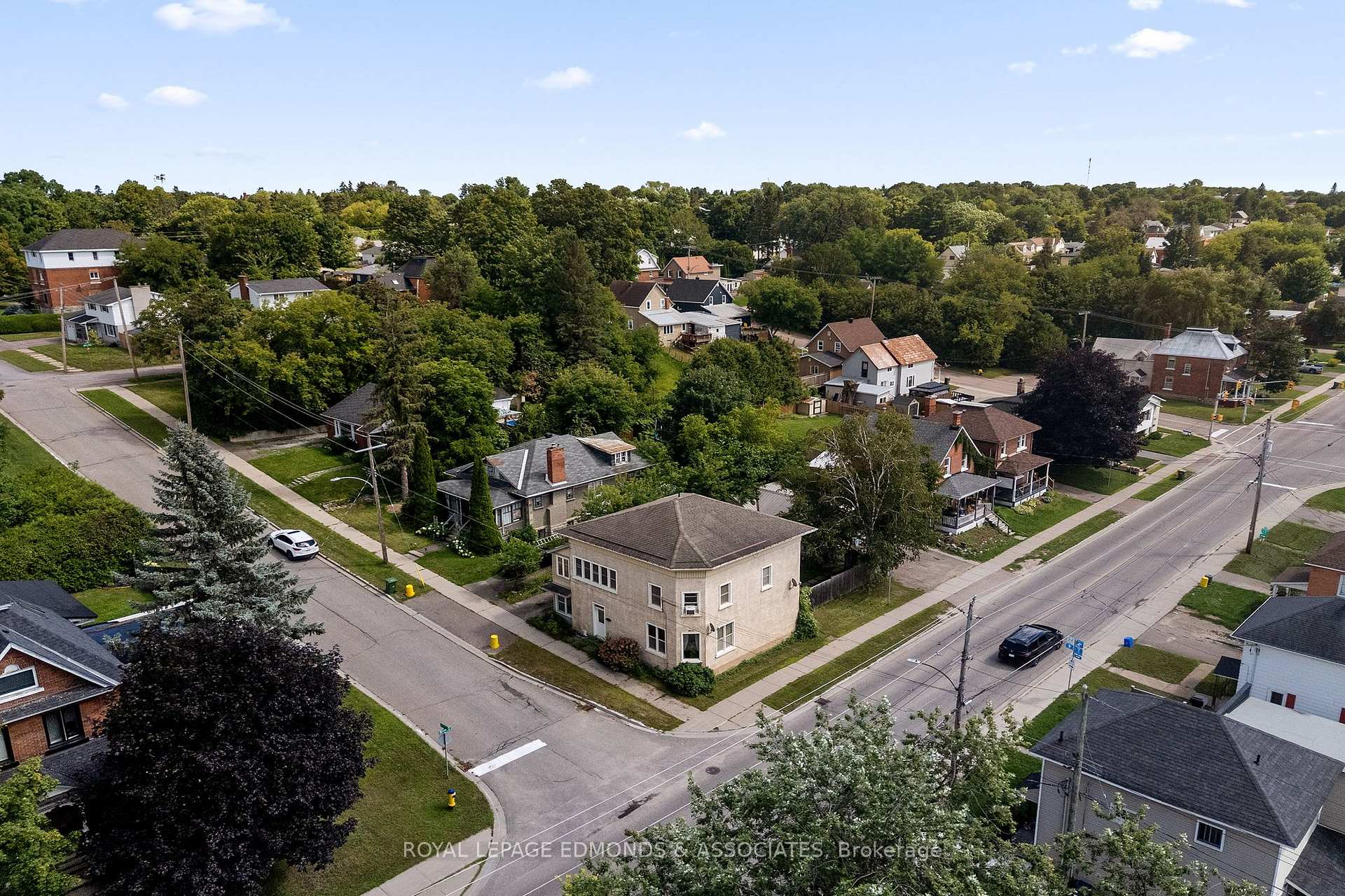Photo 4 of 403 Mackay Street, Pembroke, Pembroke — HOMEH