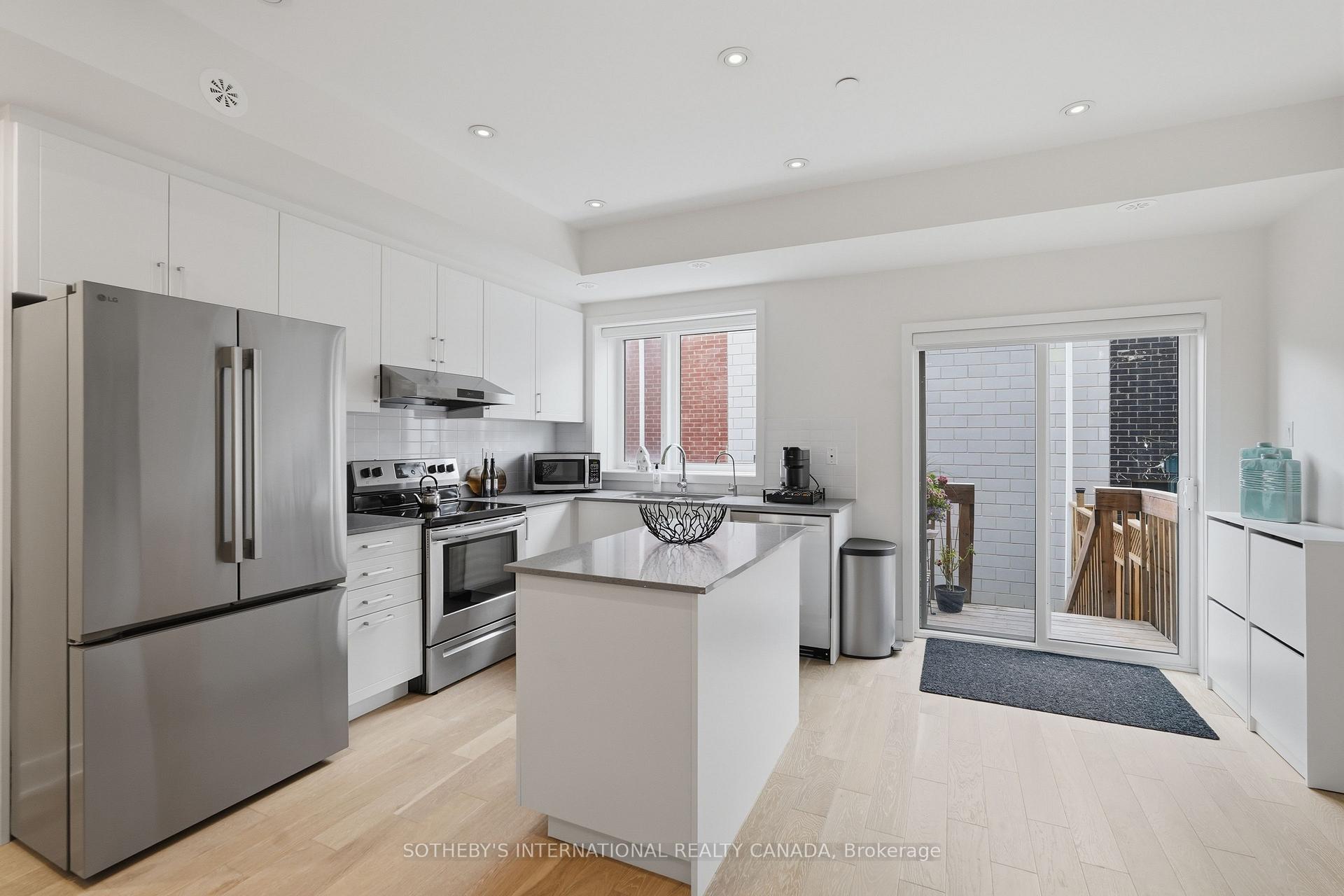 Photo 6 of 60 William Duncan Road, North York, Downsview-Roding-CFB — HOMEH