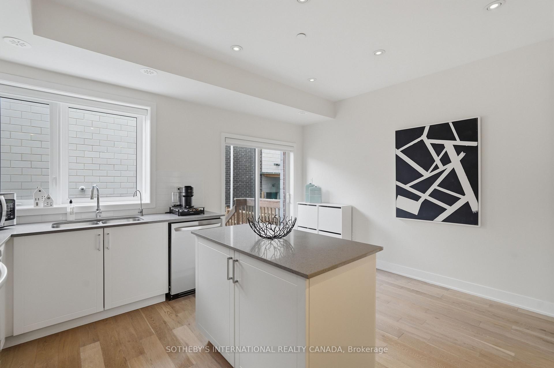 Photo 7 of 60 William Duncan Road, North York, Downsview-Roding-CFB — HOMEH