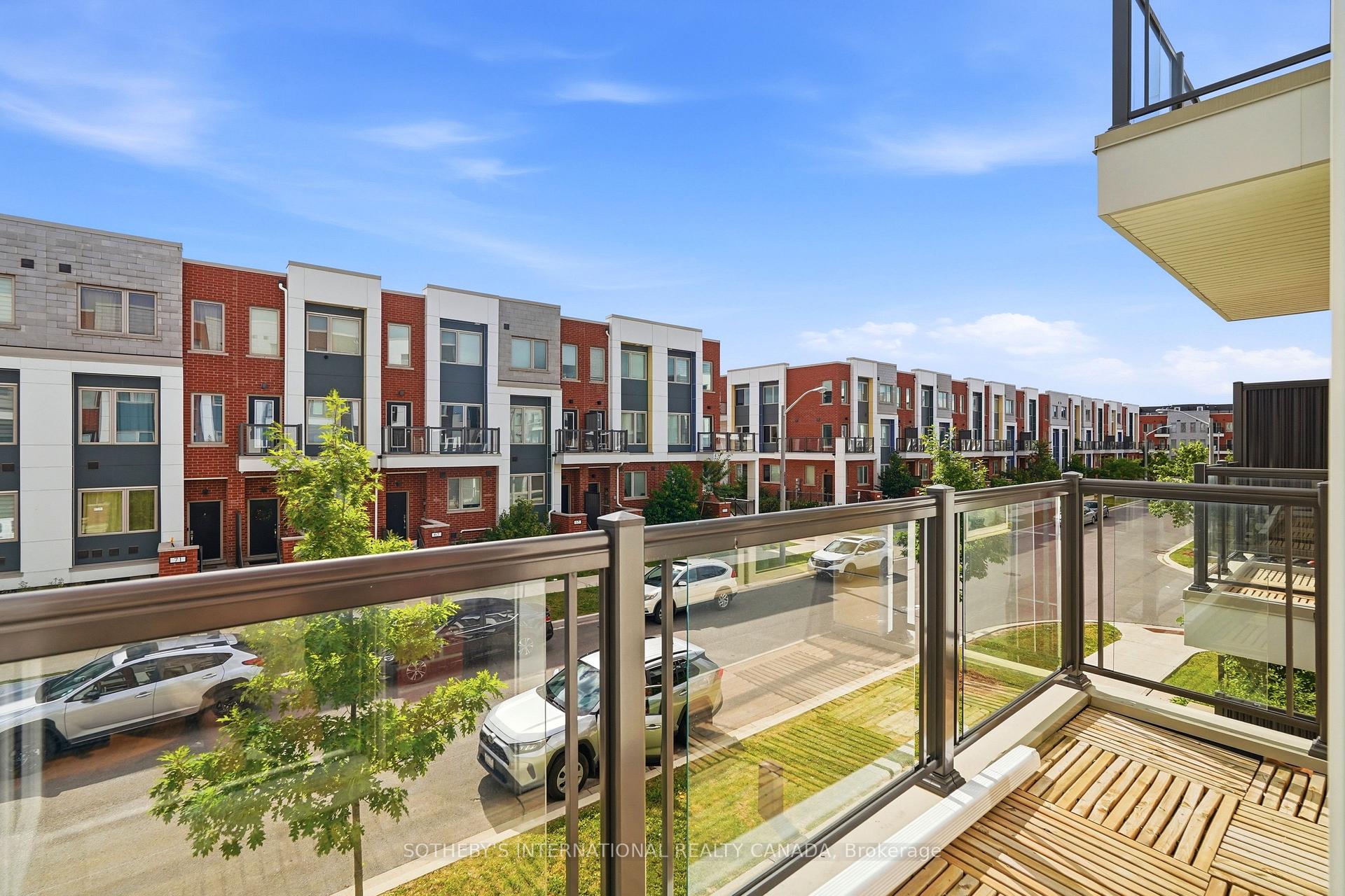 Photo 10 of 60 William Duncan Road, North York, Downsview-Roding-CFB — HOMEH