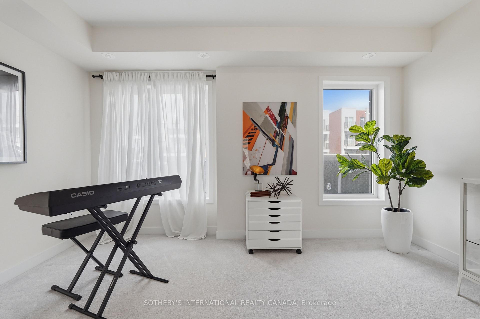 Photo 12 of 60 William Duncan Road, North York, Downsview-Roding-CFB — HOMEH