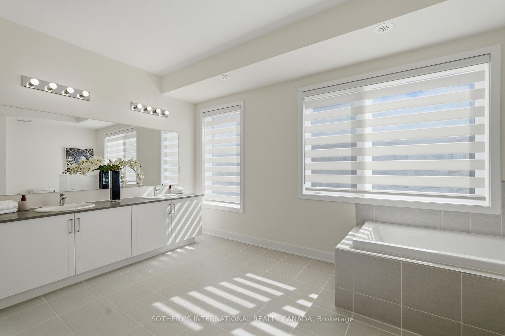 Photo 17 of 60 William Duncan Road, North York, Downsview-Roding-CFB — HOMEH
