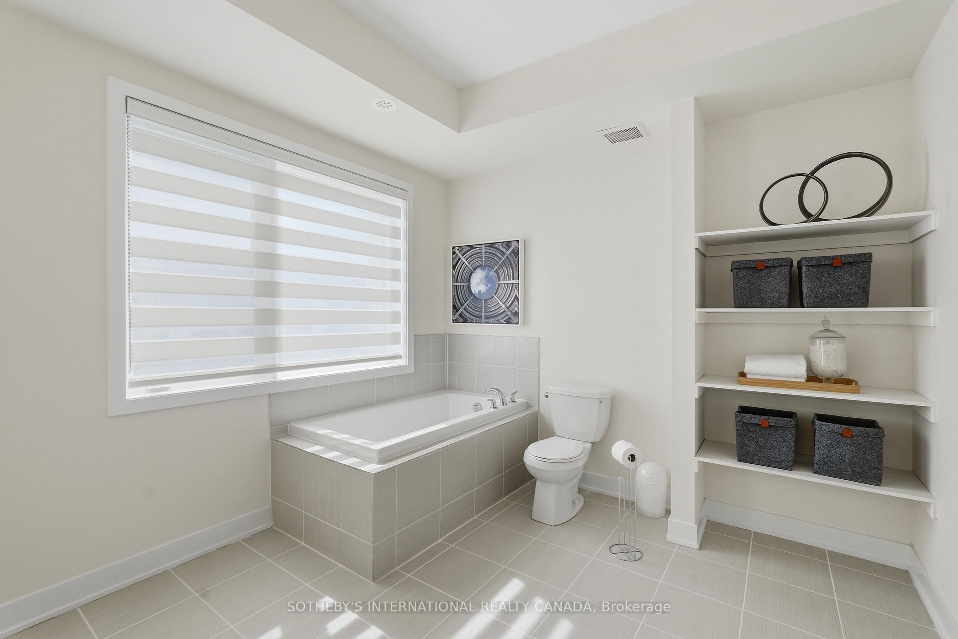 Photo 18 of 60 William Duncan Road, North York, Downsview-Roding-CFB — HOMEH