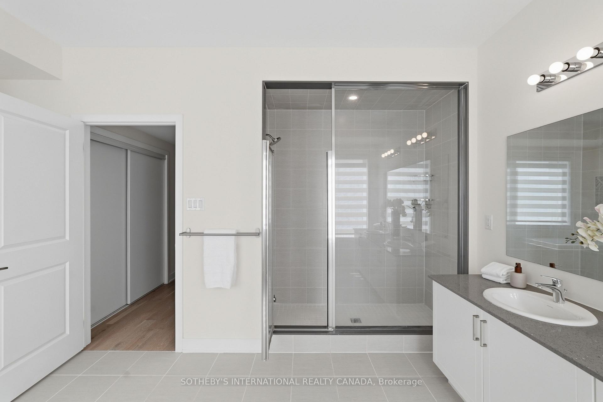 Photo 19 of 60 William Duncan Road, North York, Downsview-Roding-CFB — HOMEH