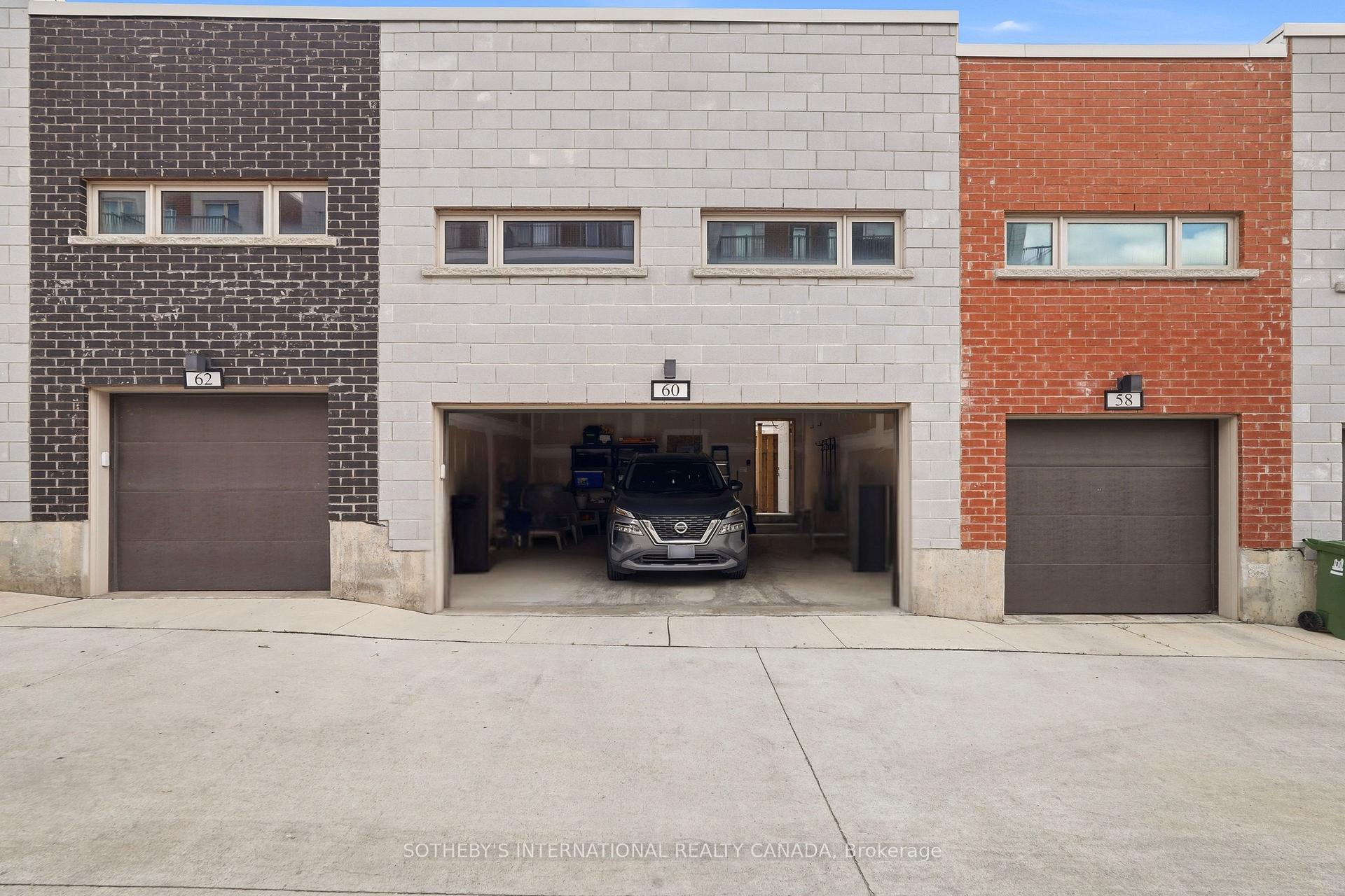 Photo 32 of 60 William Duncan Road, North York, Downsview-Roding-CFB — HOMEH
