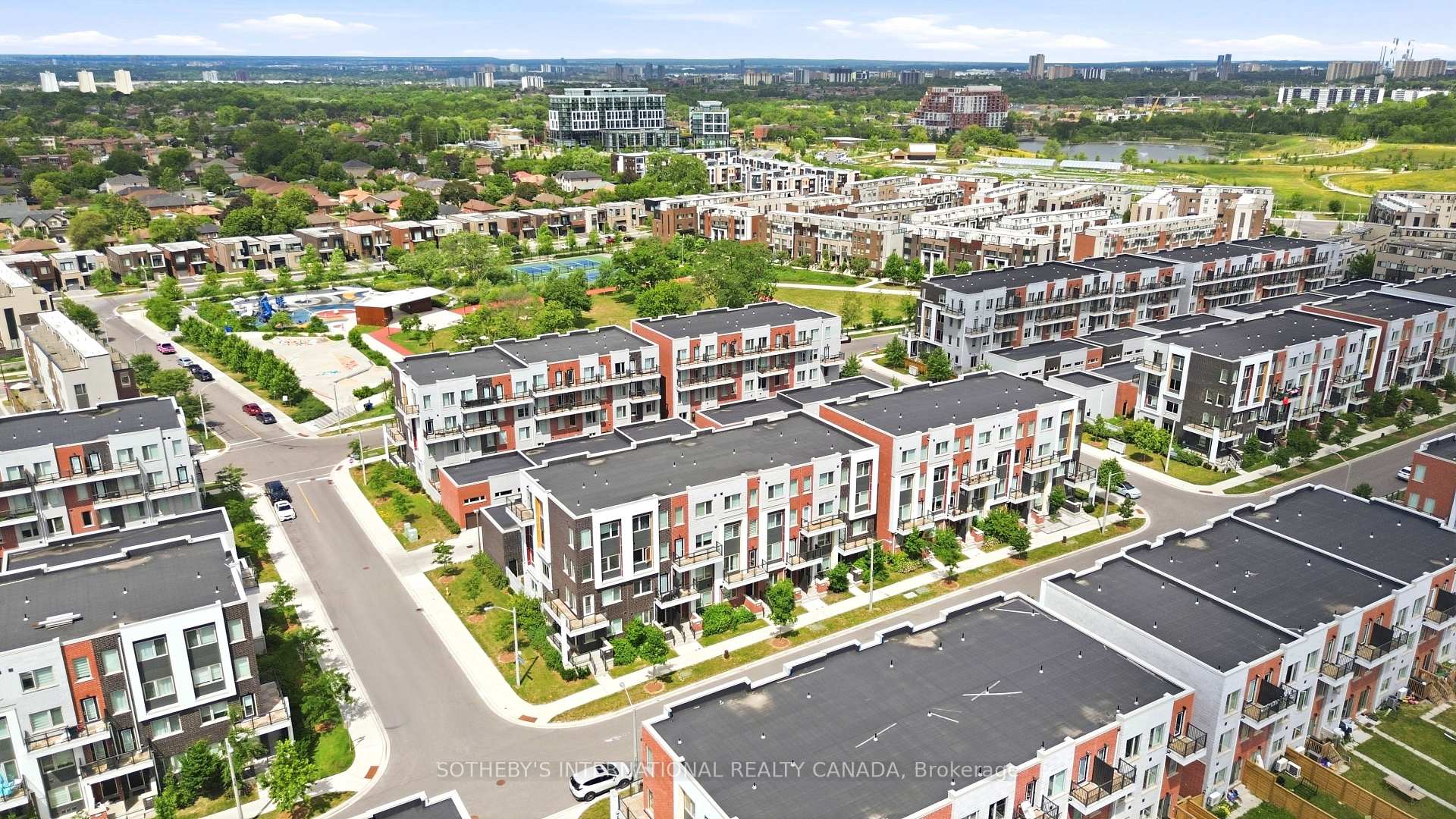 Photo 36 of 60 William Duncan Road, North York, Downsview-Roding-CFB — HOMEH