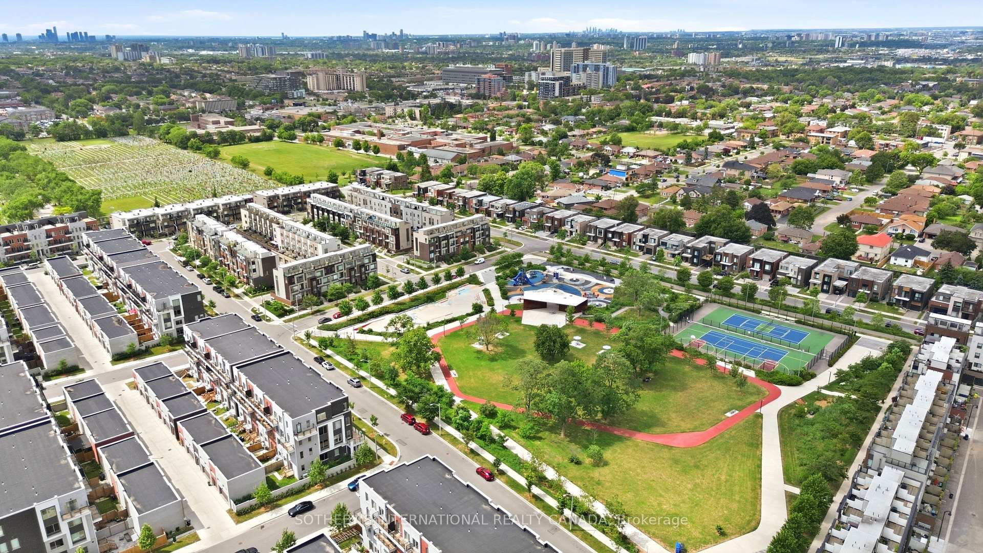 Photo 37 of 60 William Duncan Road, North York, Downsview-Roding-CFB — HOMEH