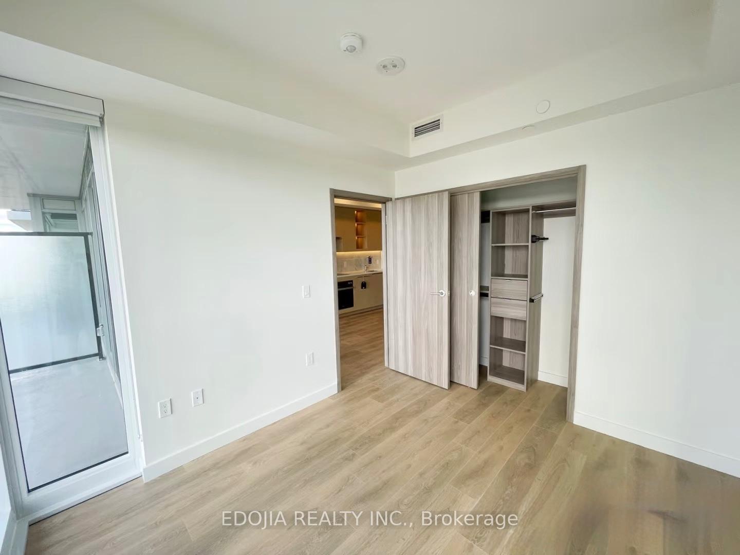 Photo 5 of Unit 2207, 85 McMahon Drive, North York, Bayview Village — HOMEH