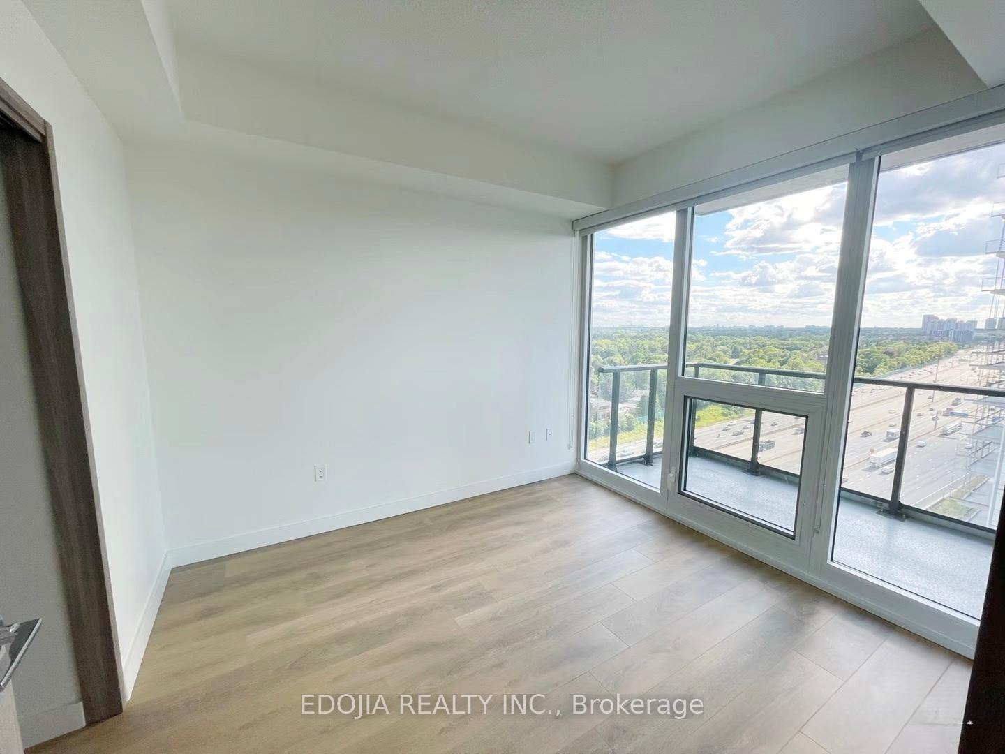 Photo 6 of Unit 2207, 85 McMahon Drive, North York, Bayview Village — HOMEH