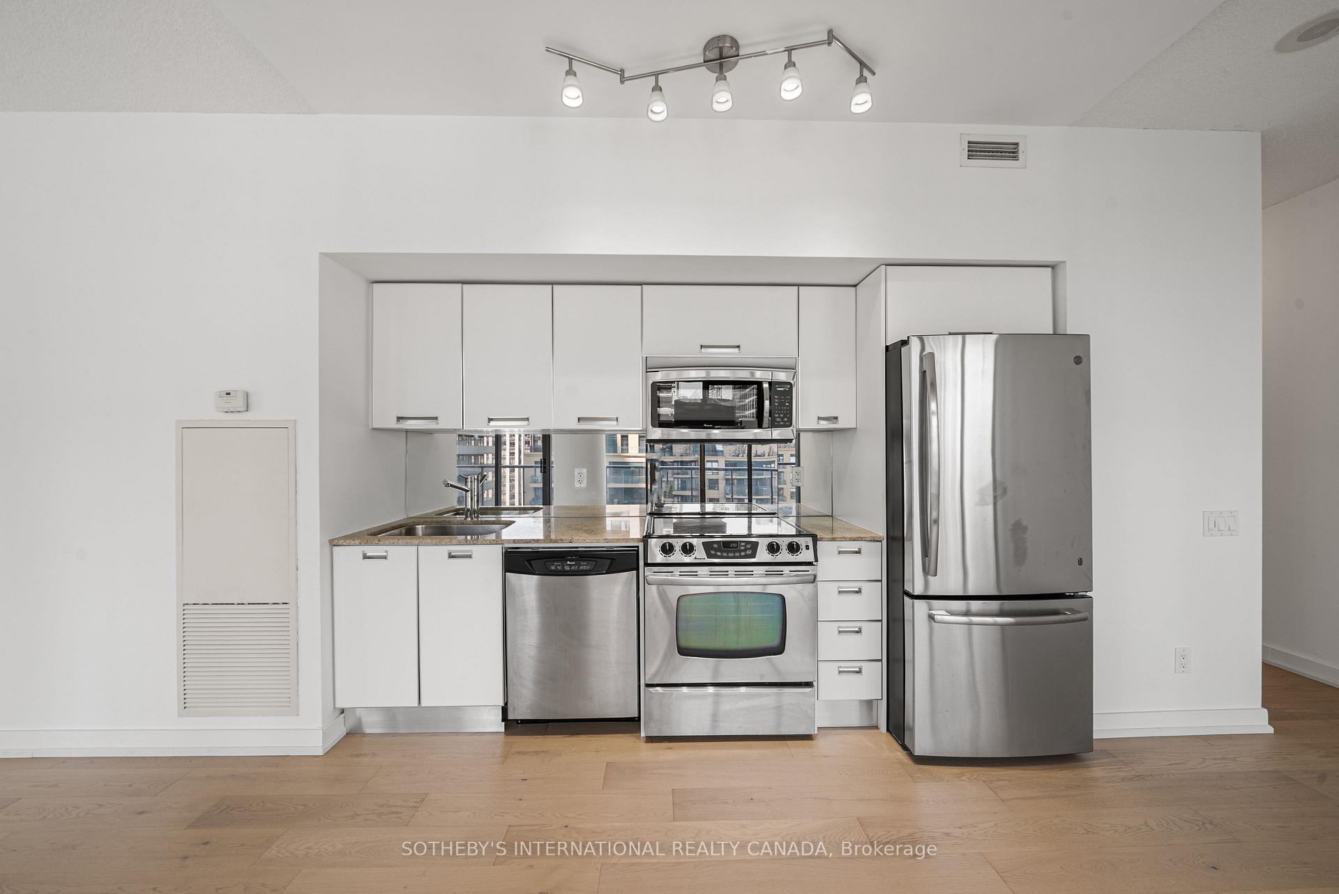 Photo 10 of Unit 1611, 33 Charles Street E, Toronto, Church-Yonge Corridor — HOMEH