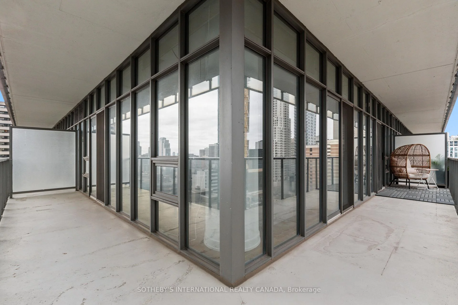 Photo 39 of Unit 1611, 33 Charles Street E, Toronto, Church-Yonge Corridor — HOMEH